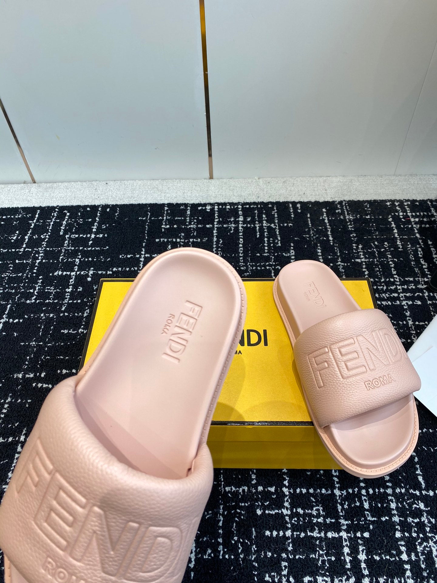 LuxluxHouse Best Quality Sandals Fendi