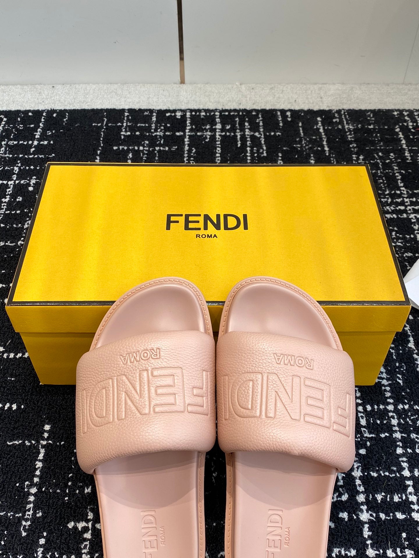 LuxluxHouse Best Quality Sandals Fendi