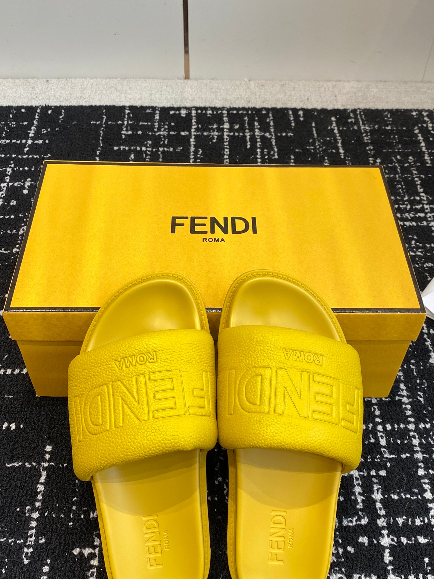 LuxluxHouse Best Quality Sandals Fendi