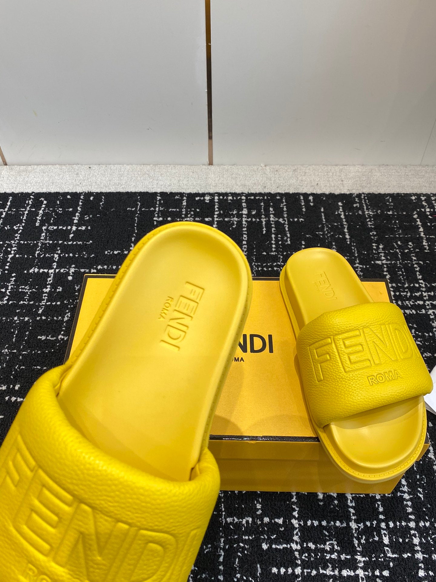 LuxluxHouse Best Quality Sandals Fendi