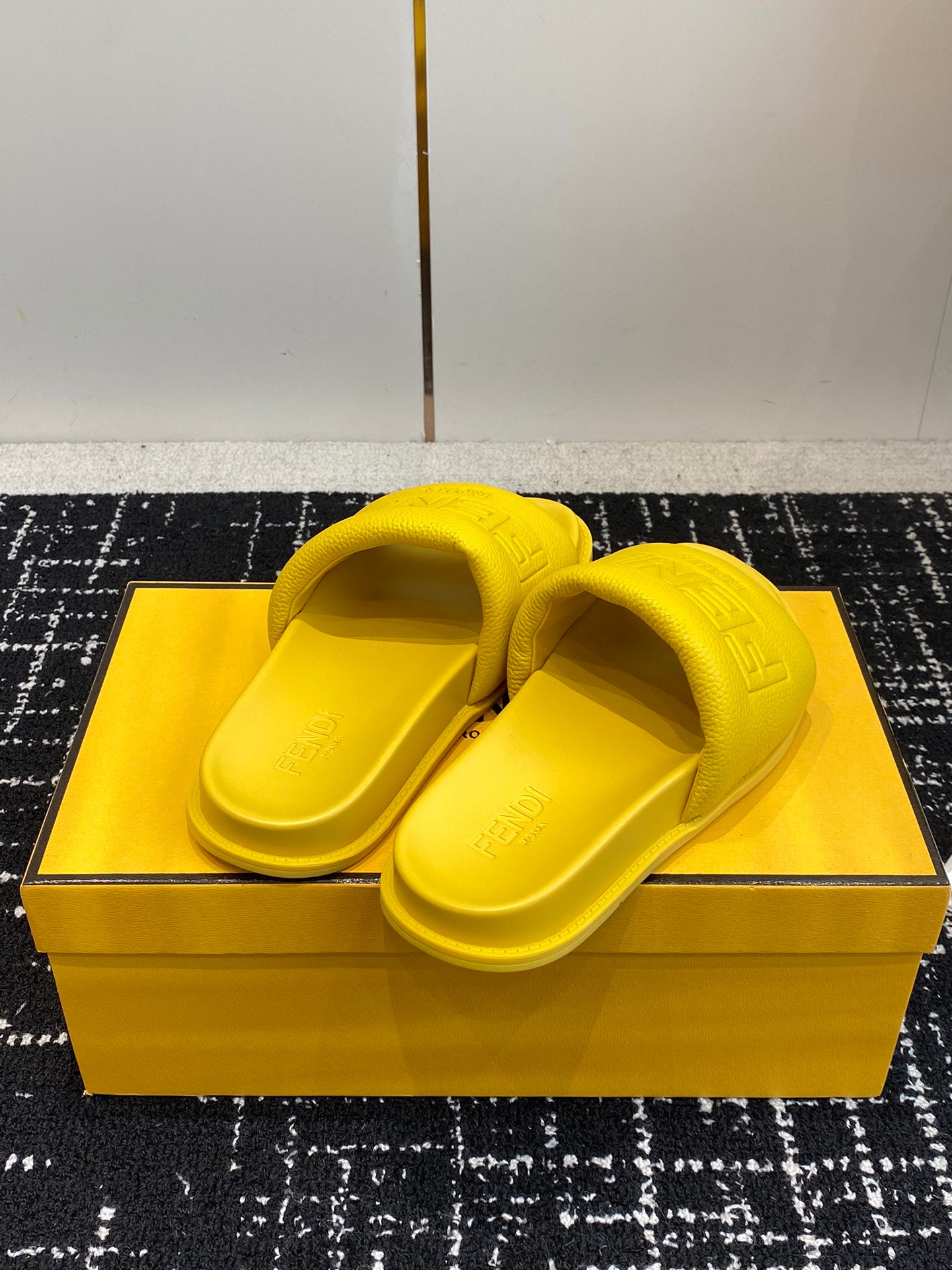 LuxluxHouse Best Quality Sandals Fendi