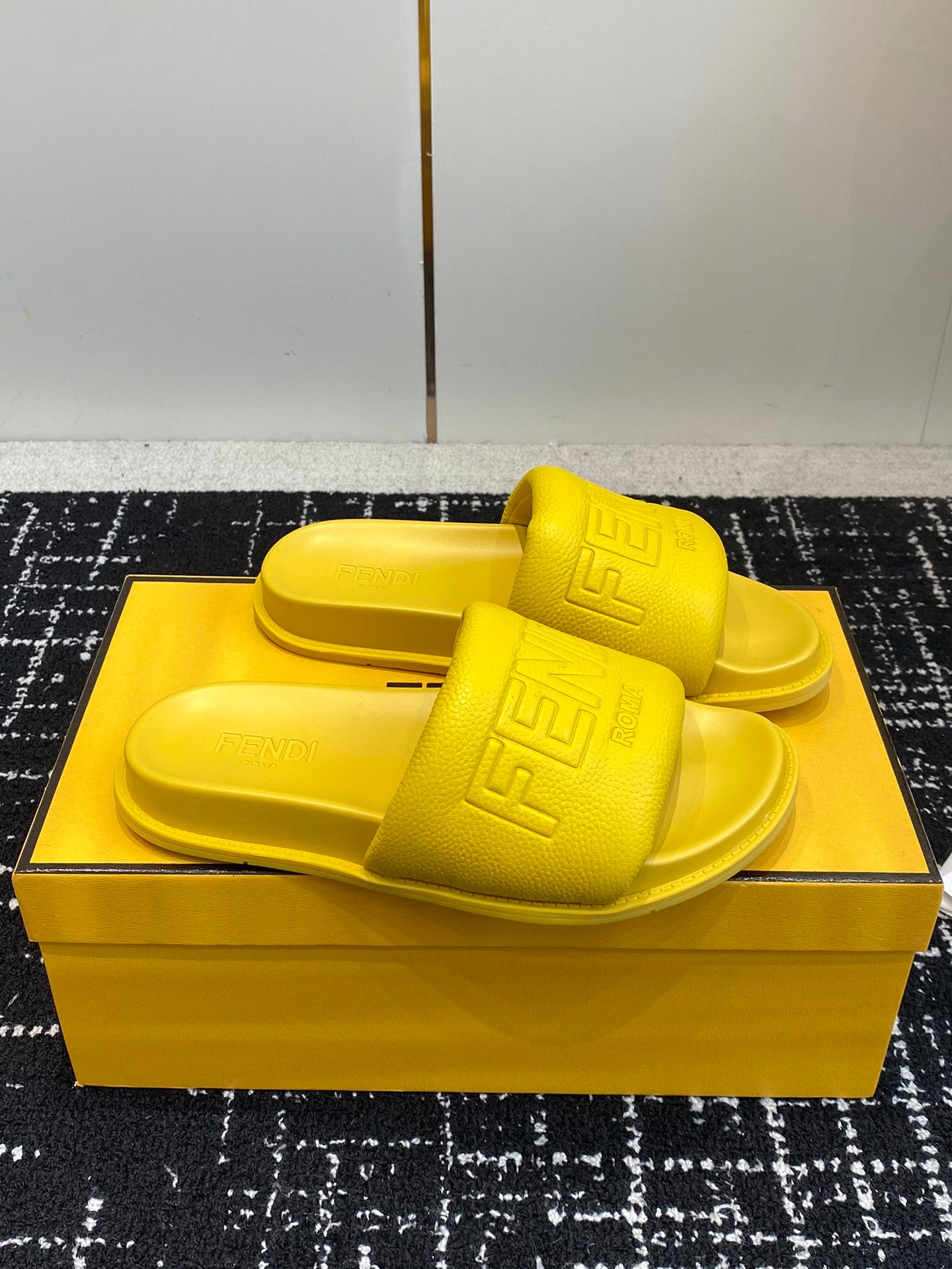 LuxluxHouse Best Quality Sandals Fendi