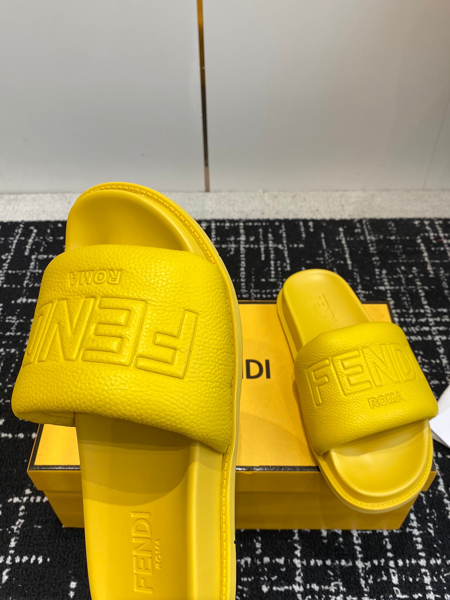LuxluxHouse Best Quality Sandals Fendi