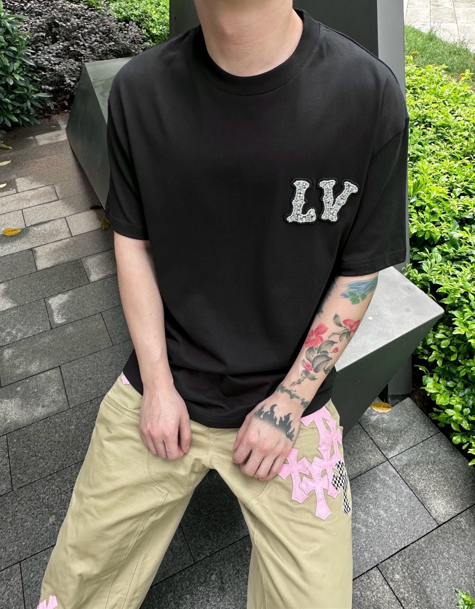 LuxluxHouse Best Quality Clothes T-shirt Louis Vuitton