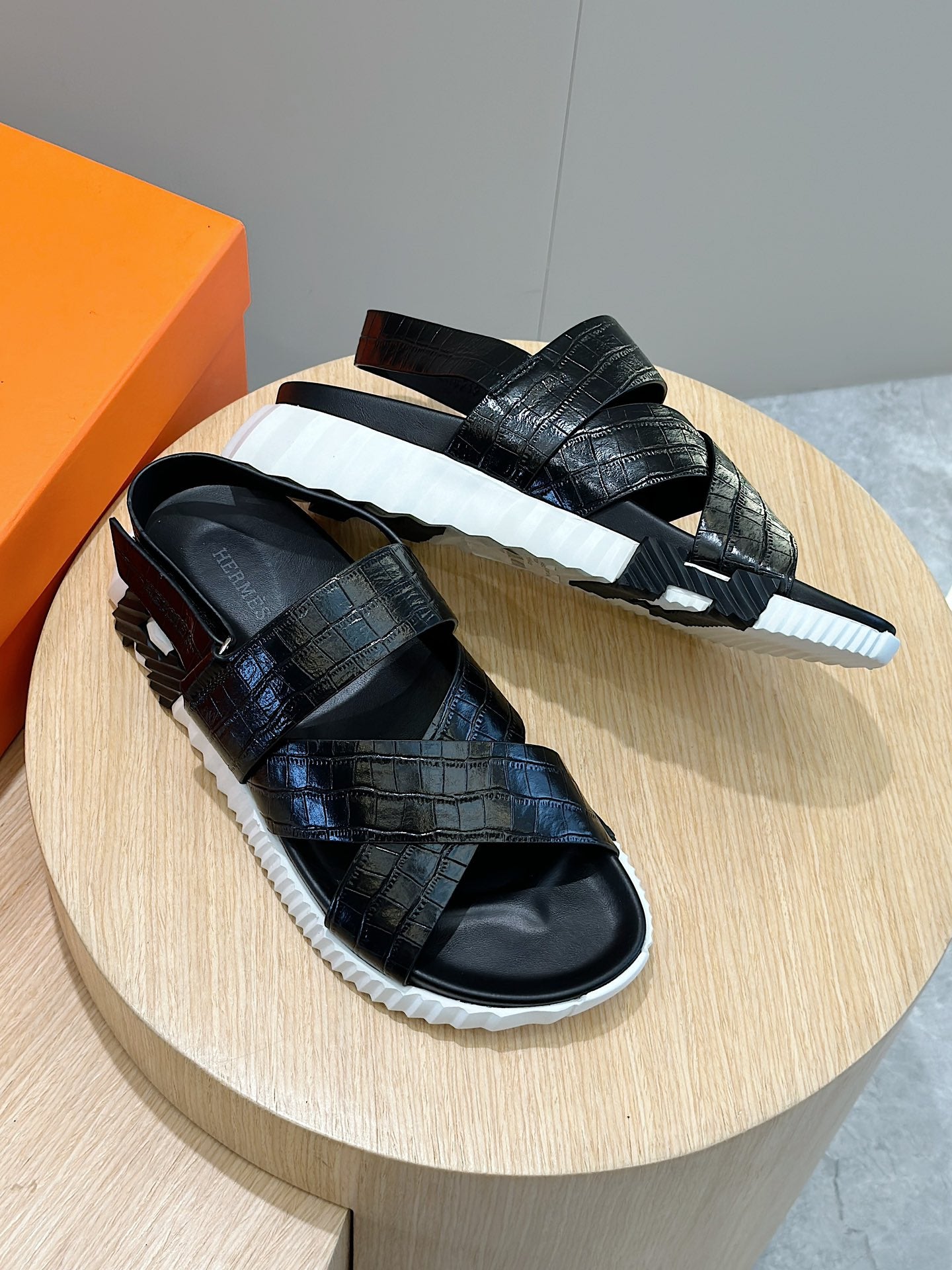 LuxluxHouse Best Quality Sandals Hermes