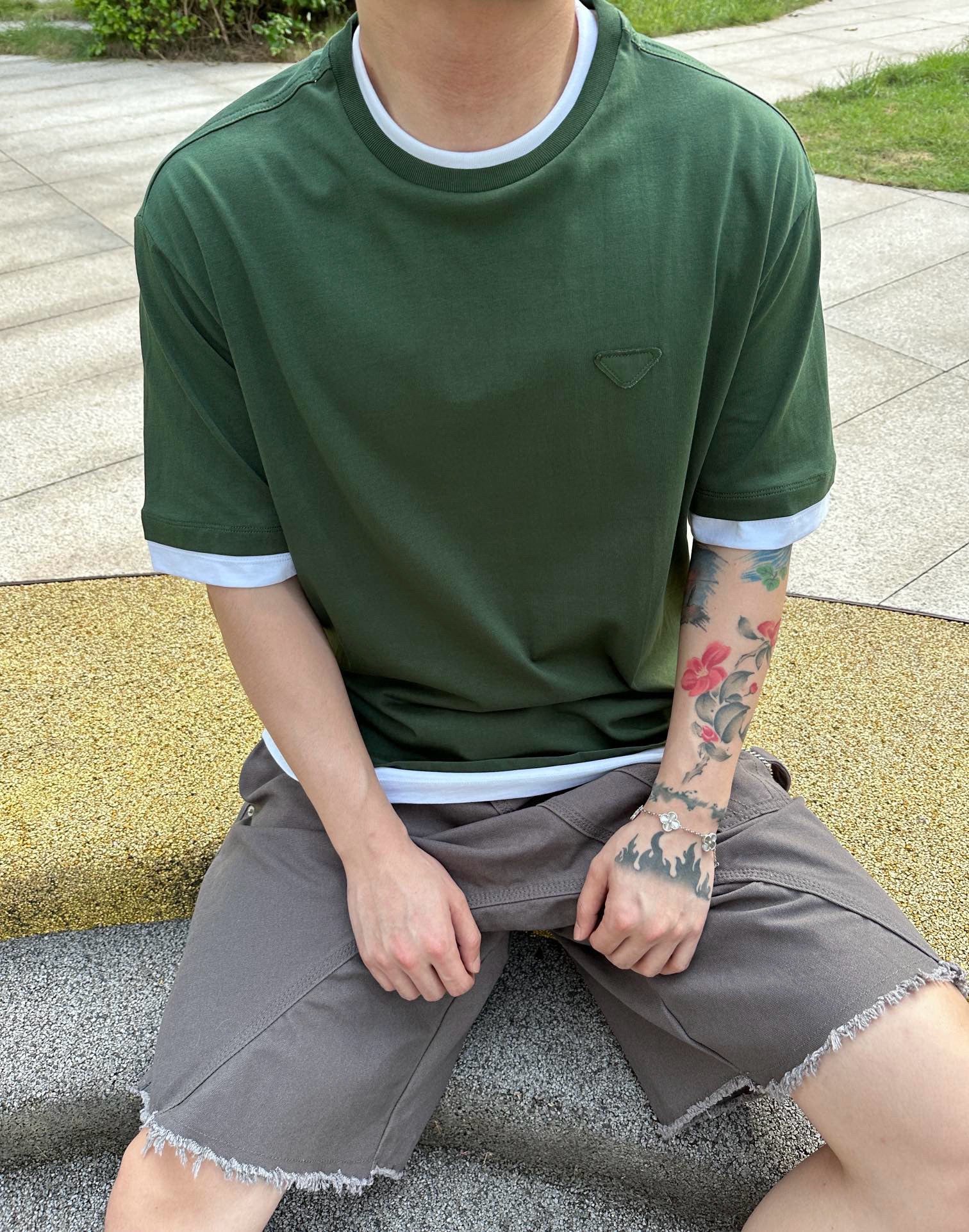 LuxluxHouse Best Quality Clothes T-shirt Prada