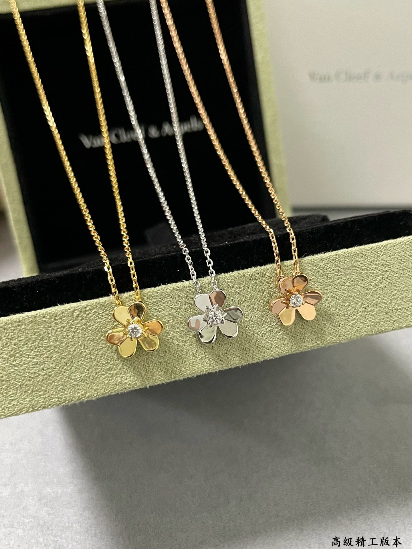 LuxluxHouse Best Quality Accessories Van Cleef & Arpels