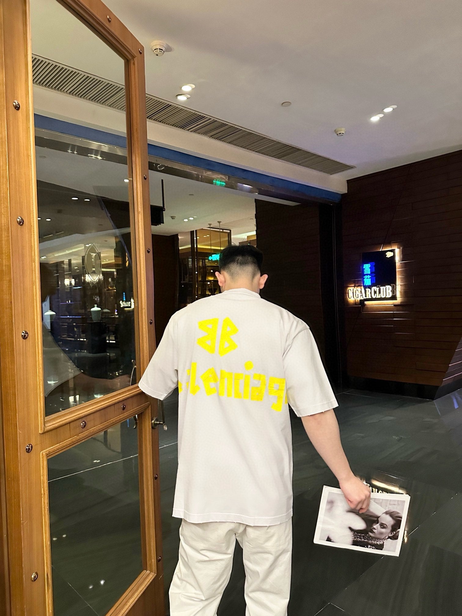 LuxluxHouse Best Quality Clothes Balenciaga T-shirt