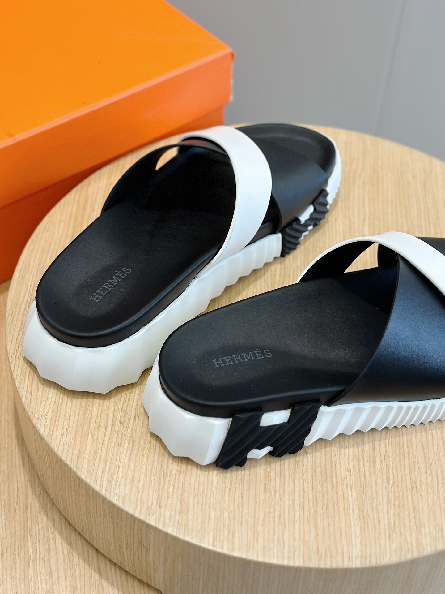 LuxluxHouse Best Quality Sandals Hermes