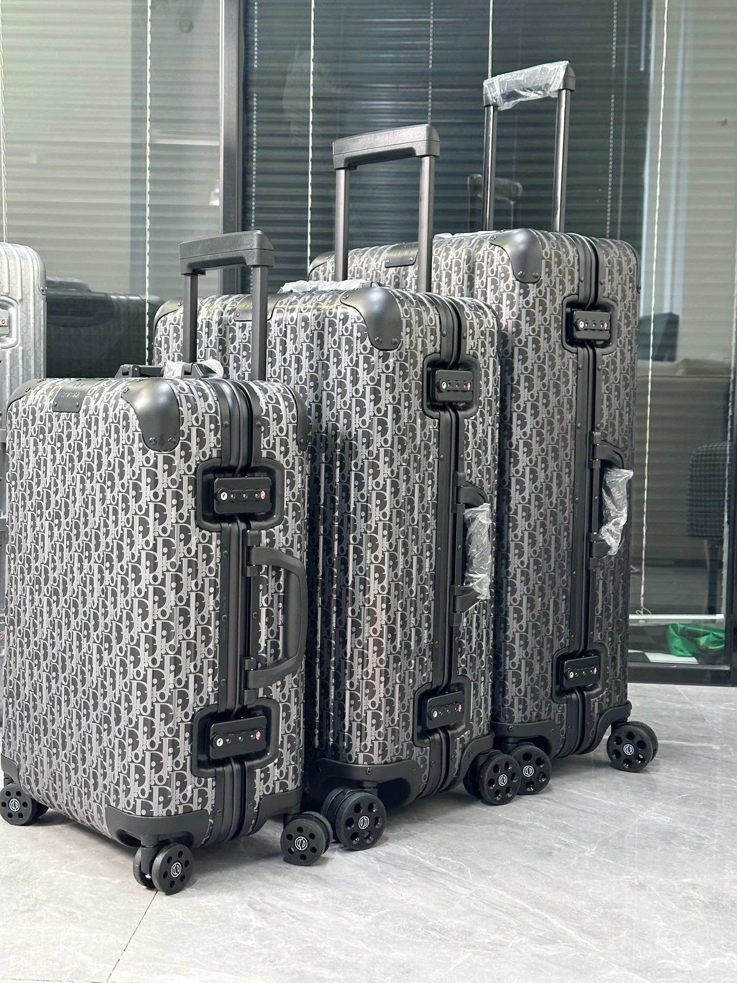 LuxluxHouse Best Quality Bags Luggage