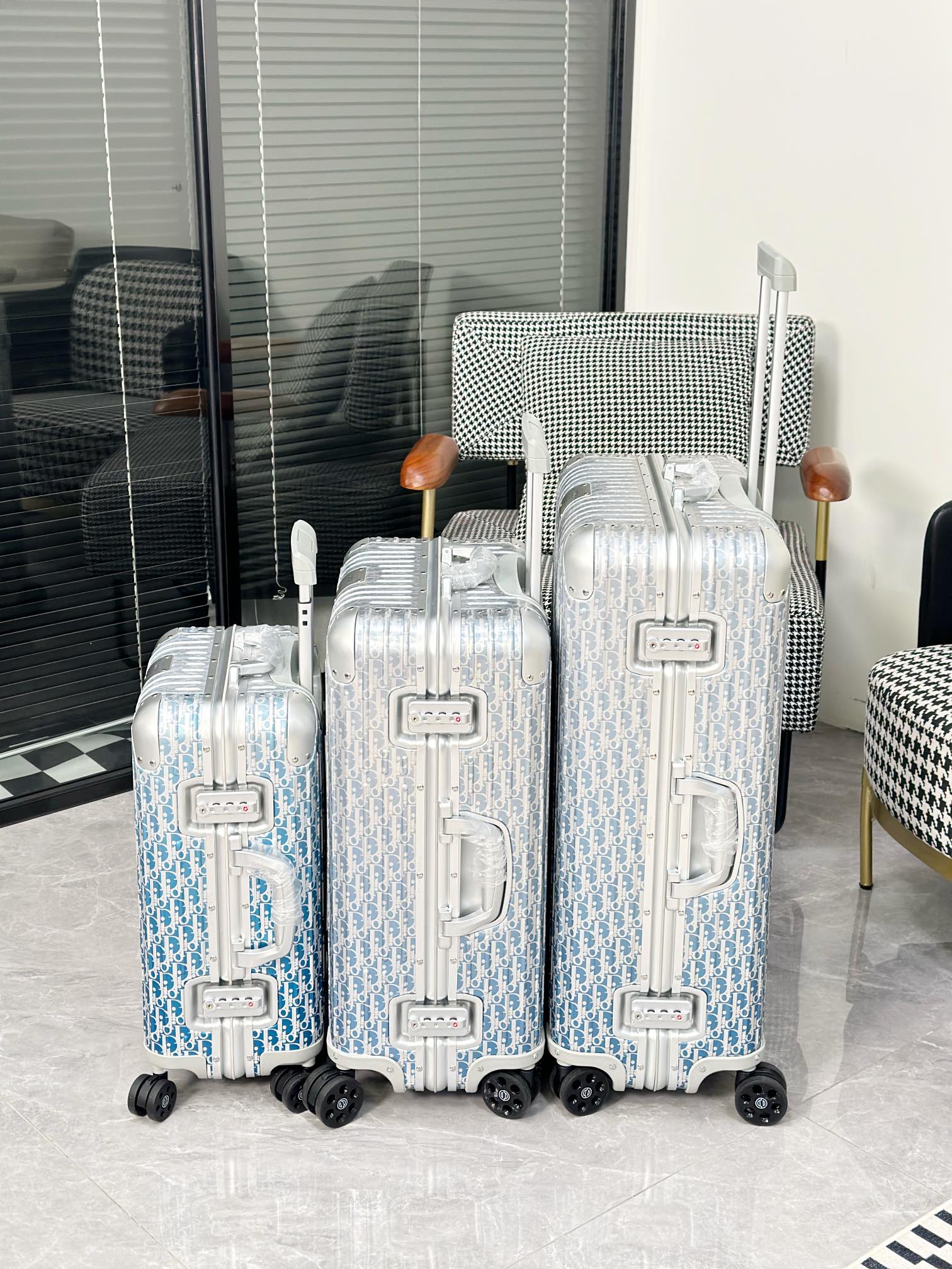 LuxluxHouse Best Quality Bags Luggage