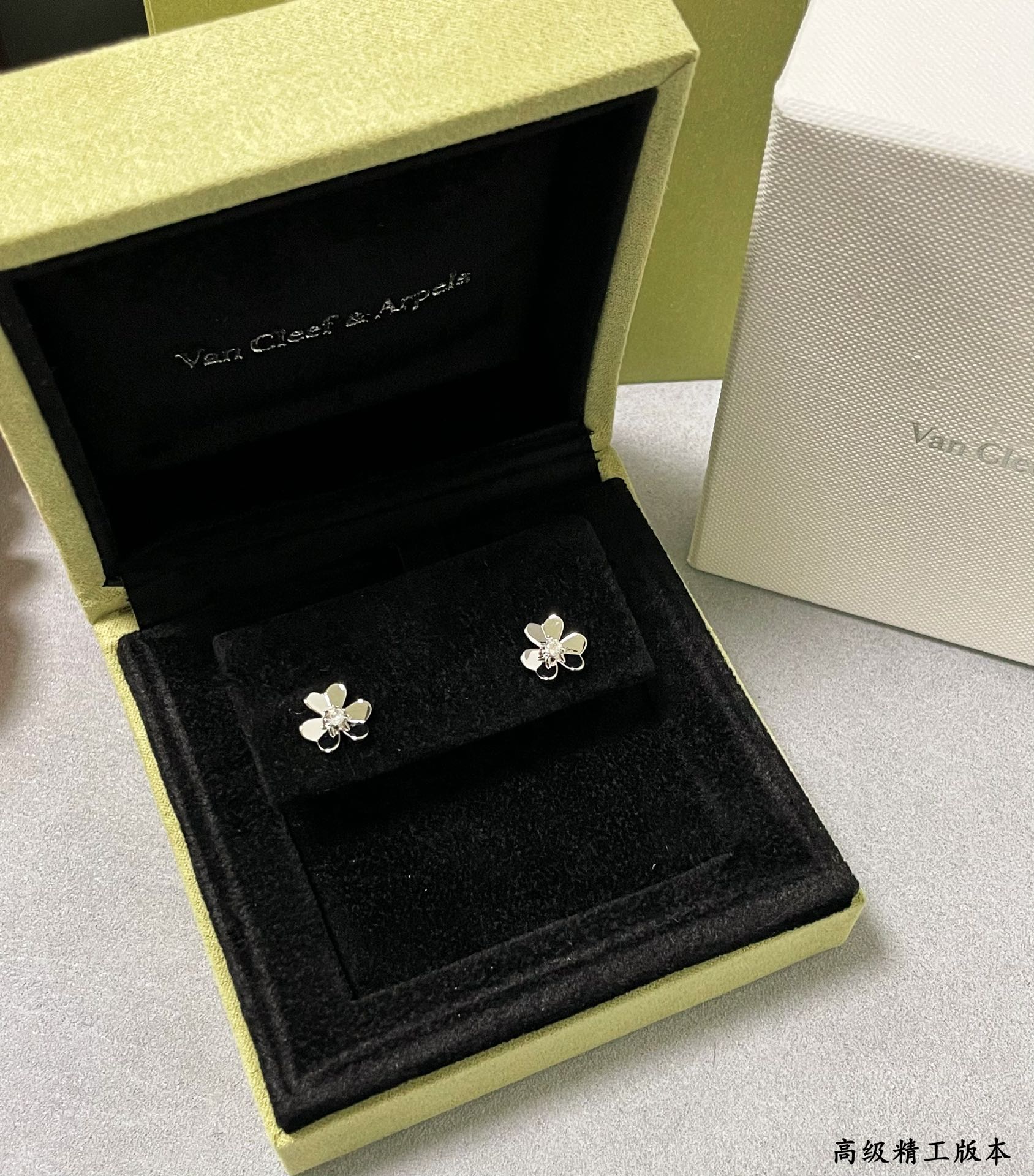 LuxluxHouse Best Quality Accessories Van Cleef & Arpels