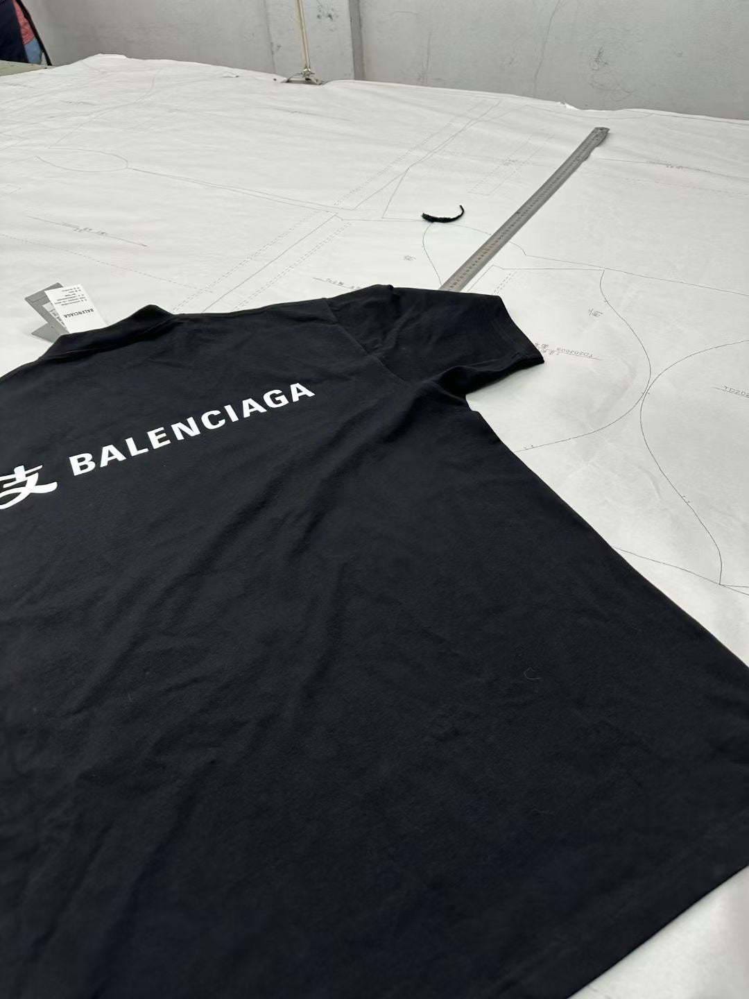 LuxluxHouse Best Quality Clothes Balenciaga T-shirt