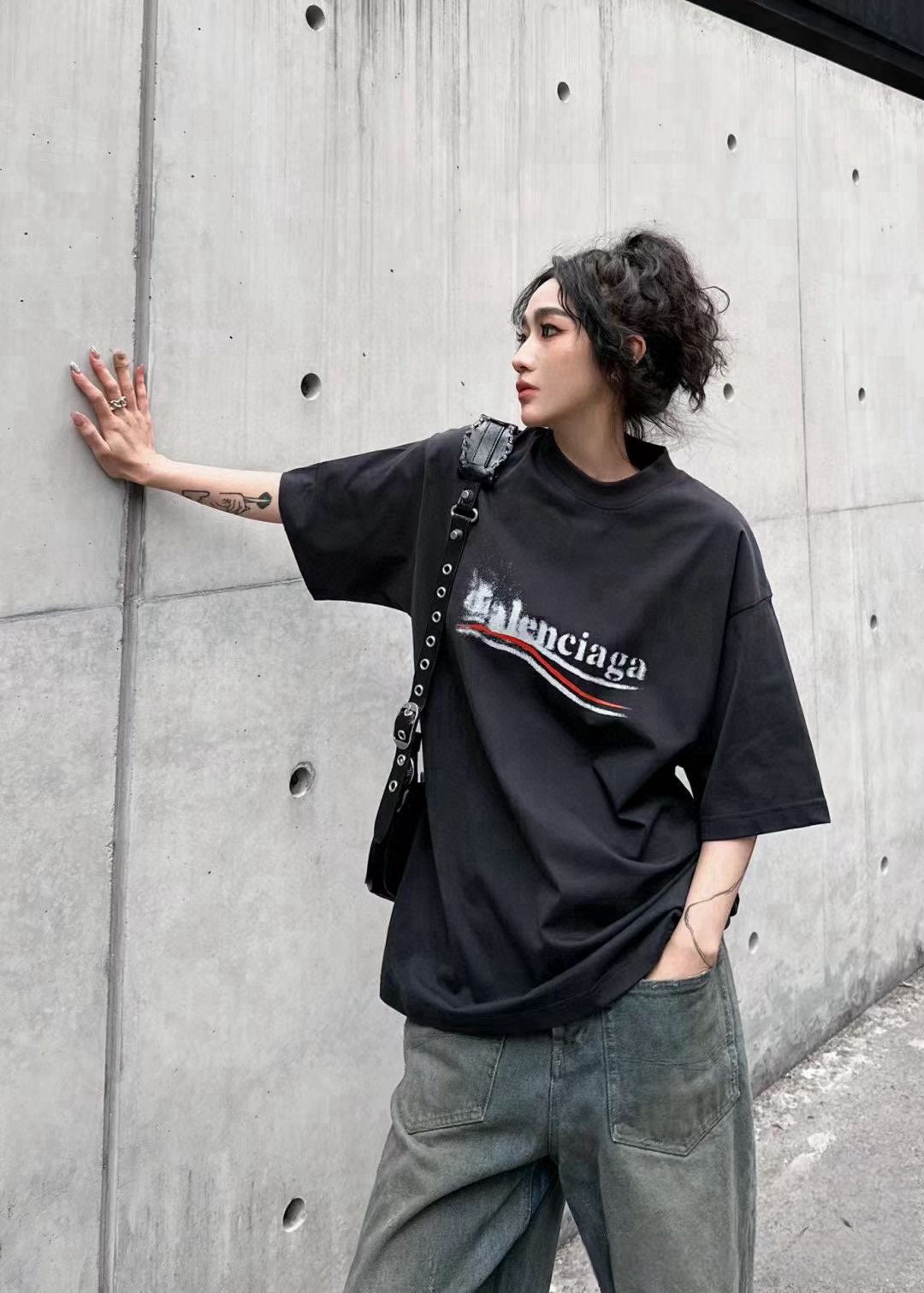 LuxluxHouse Best Quality Clothes Balenciaga T-shirt