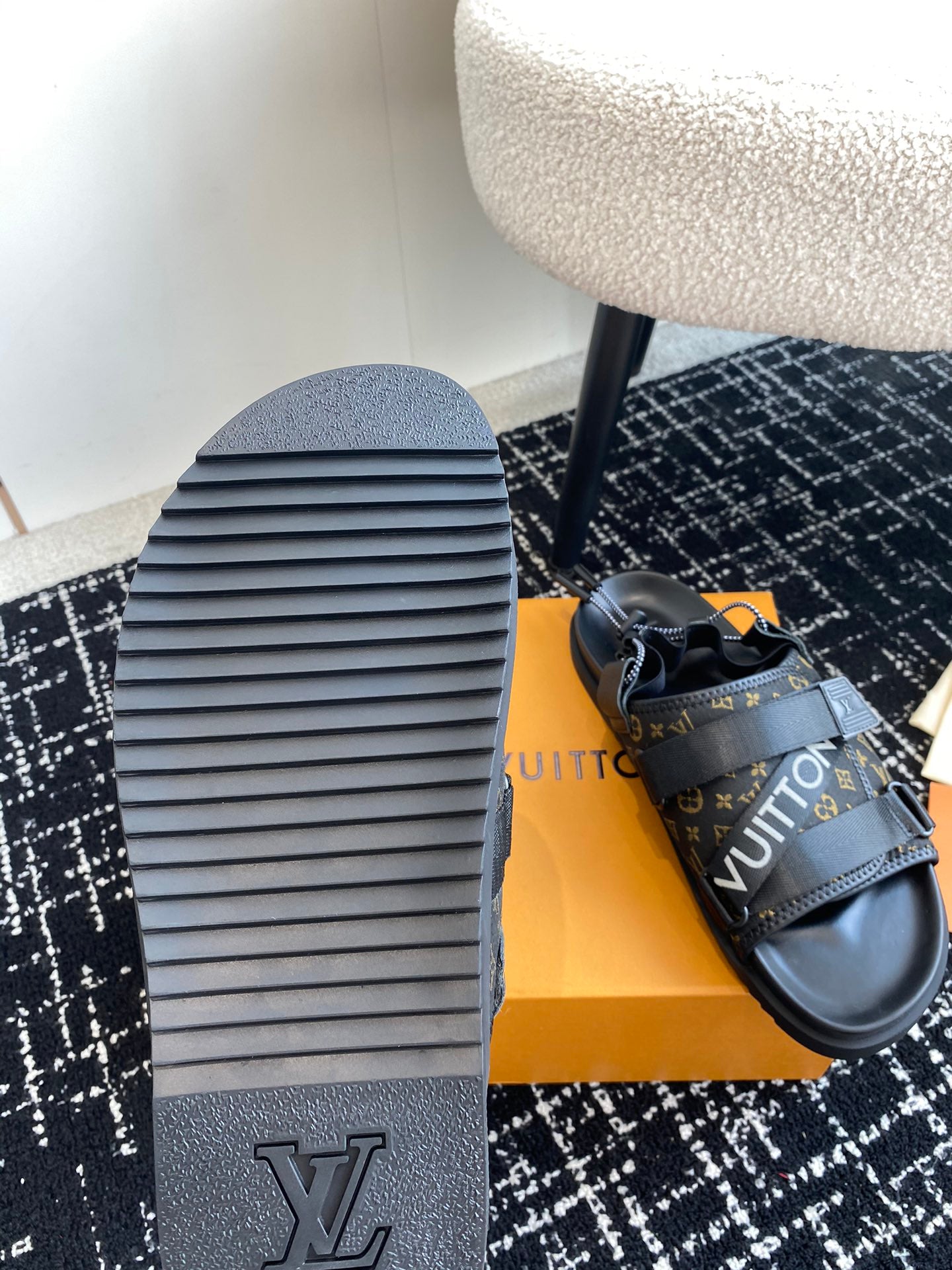 LuxluxHouse Best Quality Sandals Louis Vuitton