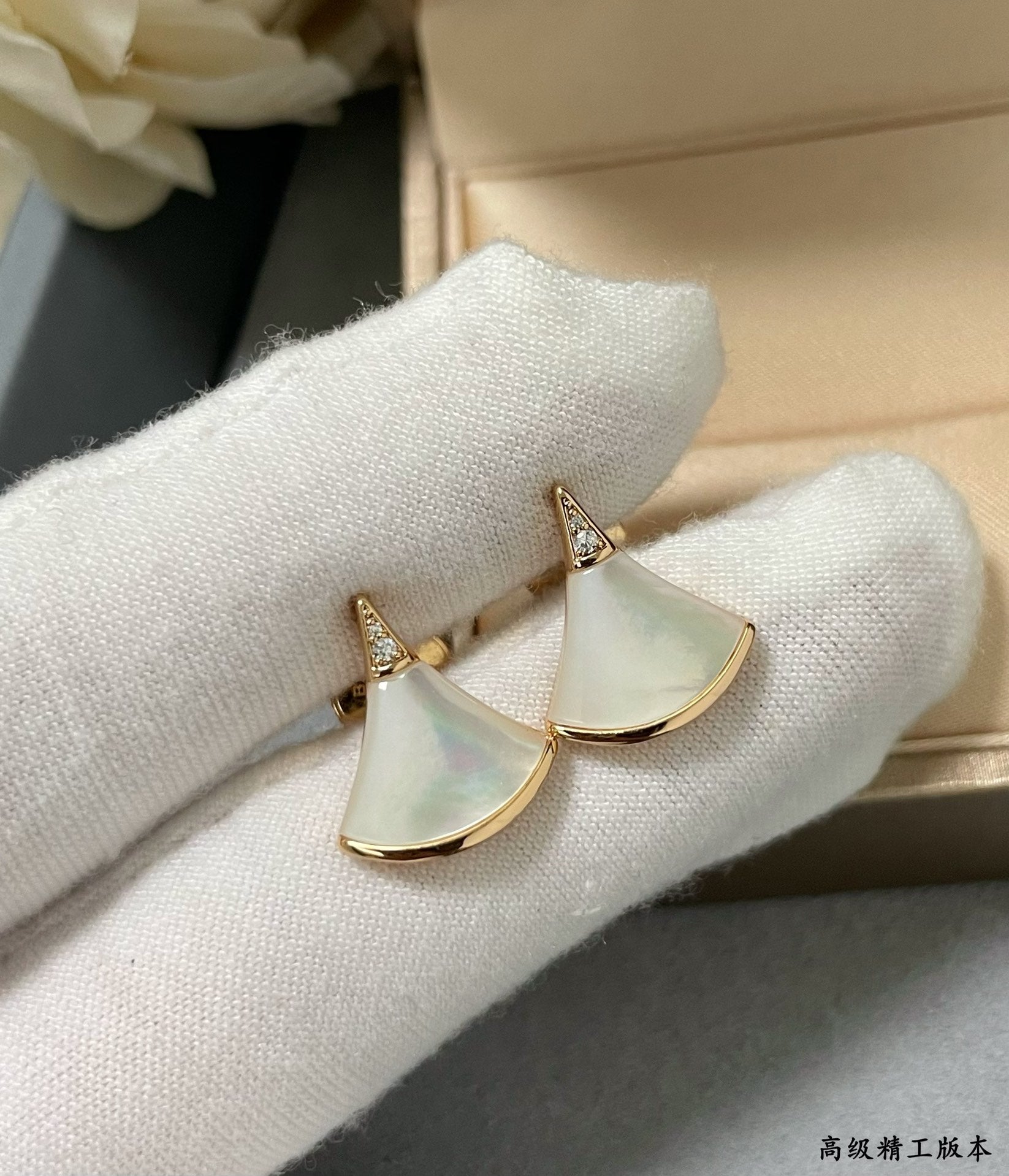 LuxluxHouse Best Quality Accessories Earrings Earrings Bvlgari