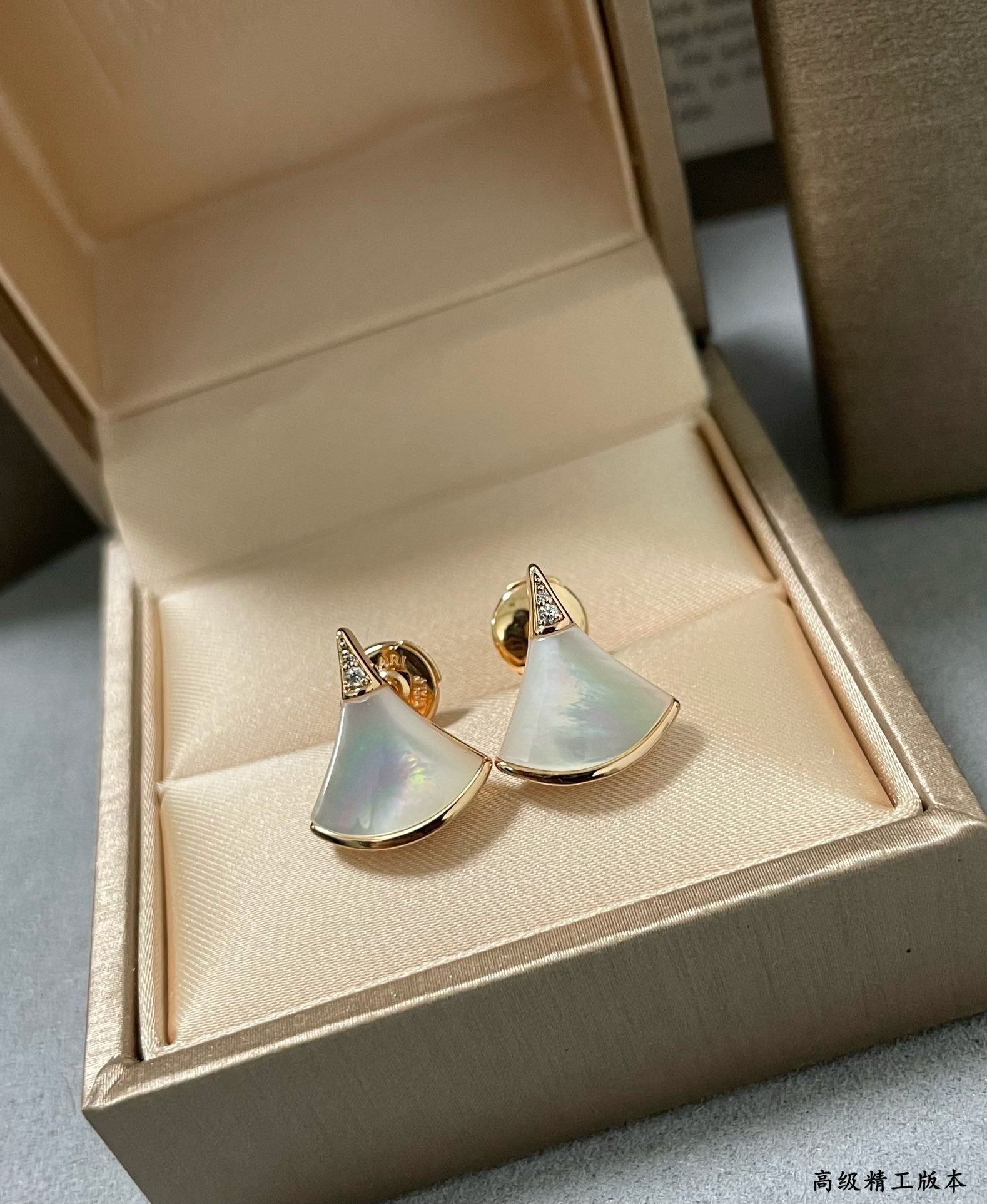 LuxluxHouse Best Quality Accessories Earrings Earrings Bvlgari