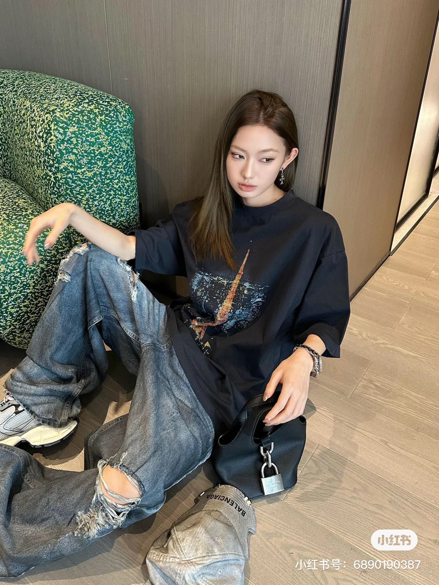 LuxluxHouse Best Quality Clothes Balenciaga T-shirt