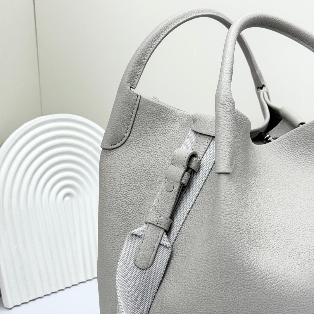 LuxluxHouse Best Quality Bags Loro Piana Women