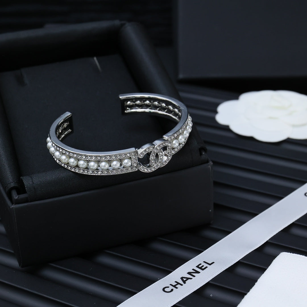 LuxluxHouse Best Quality Accessories Bracelet Bracelet Earrings Chanel Earrings