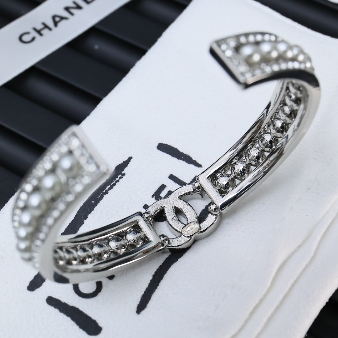 LuxluxHouse Best Quality Accessories Bracelet Bracelet Earrings Chanel Earrings