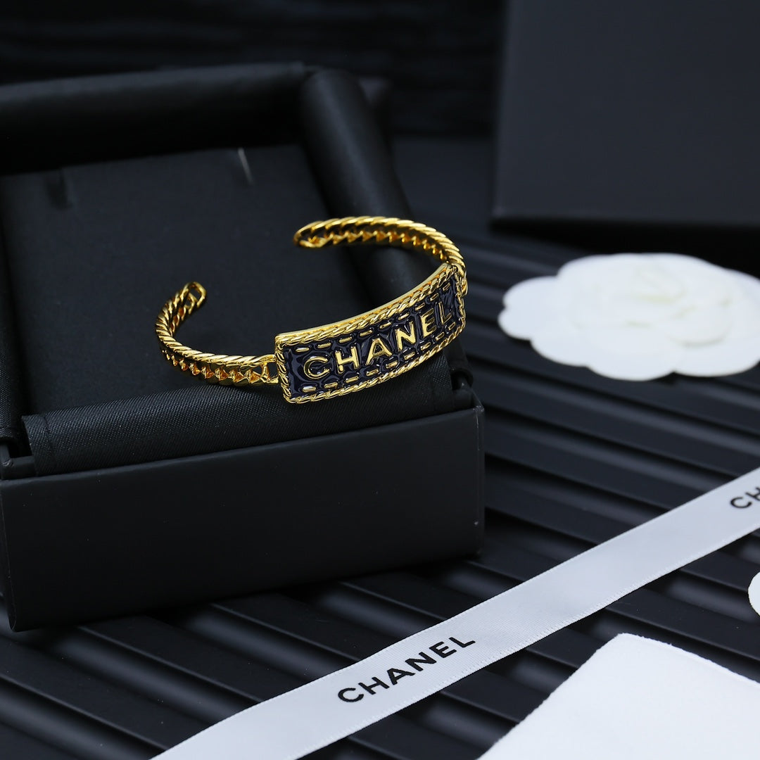 LuxluxHouse Best Quality Accessories Bracelet Bracelet Earrings Chanel Earrings