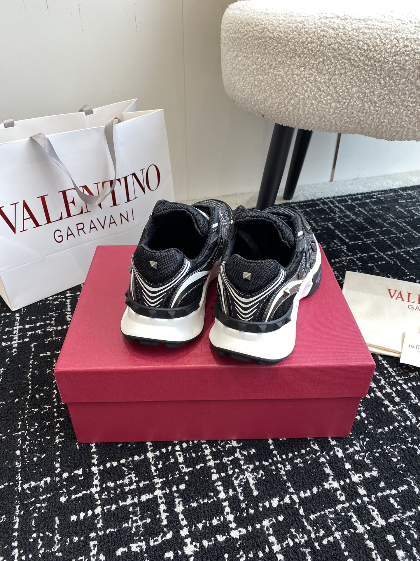 LuxluxHouse Best Quality Shoes Valentino