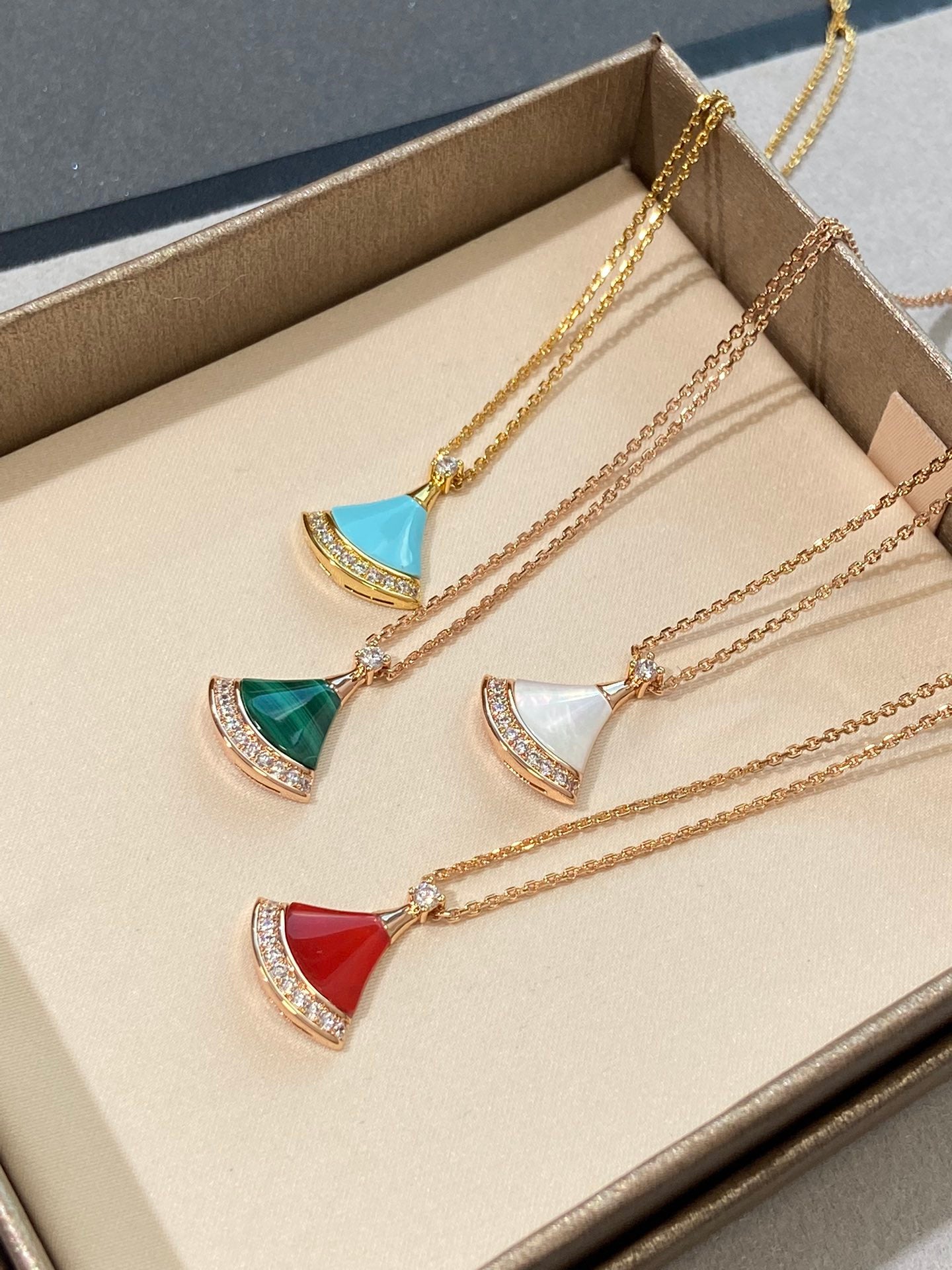 LuxluxHouse Best Quality Accessories Necklace Bvlgari