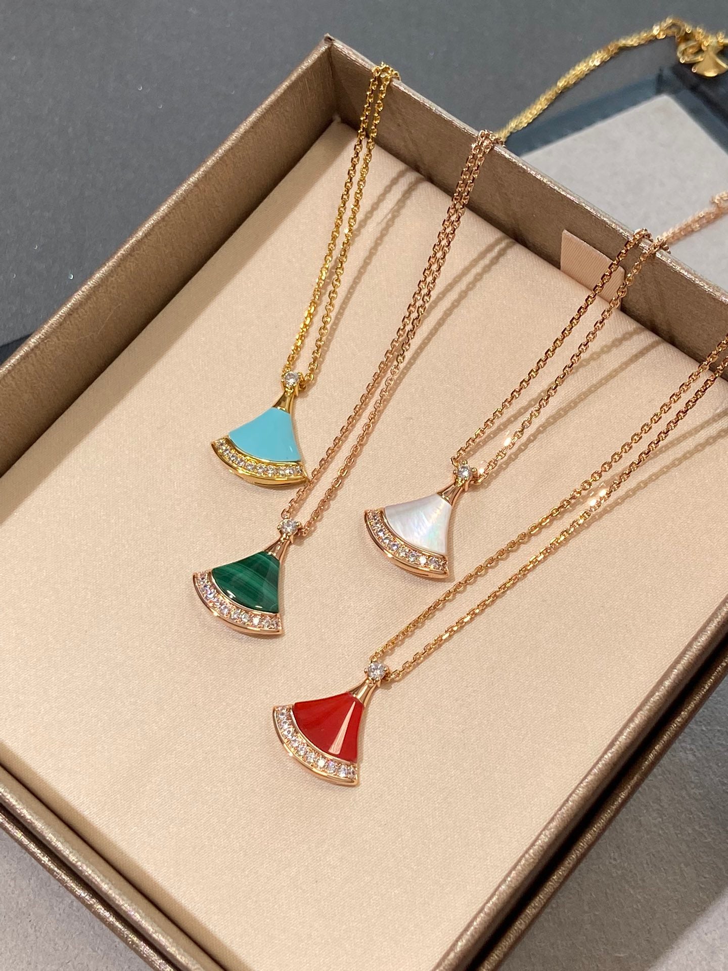 LuxluxHouse Best Quality Accessories Necklace Bvlgari