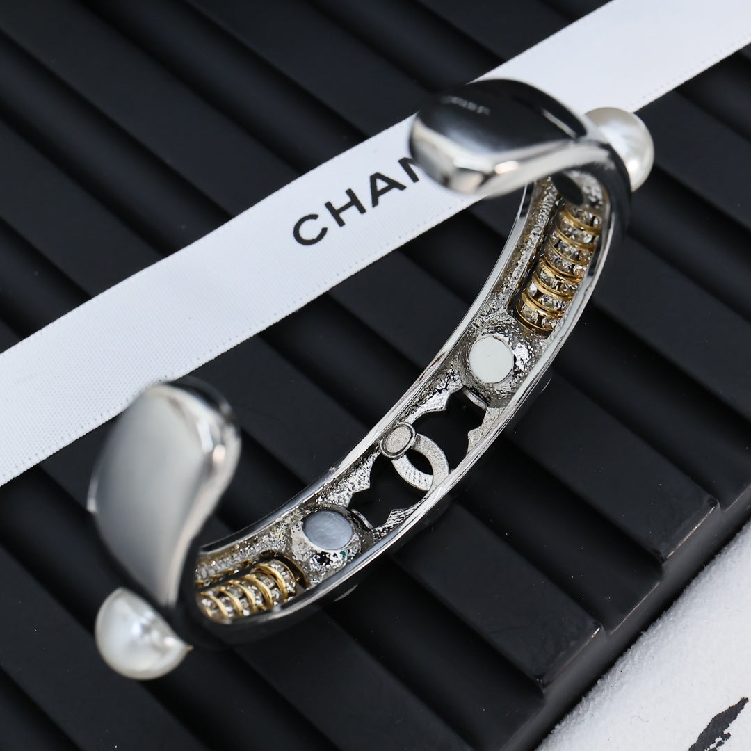 LuxluxHouse Best Quality Accessories Bracelet Bracelet Earrings Chanel Earrings