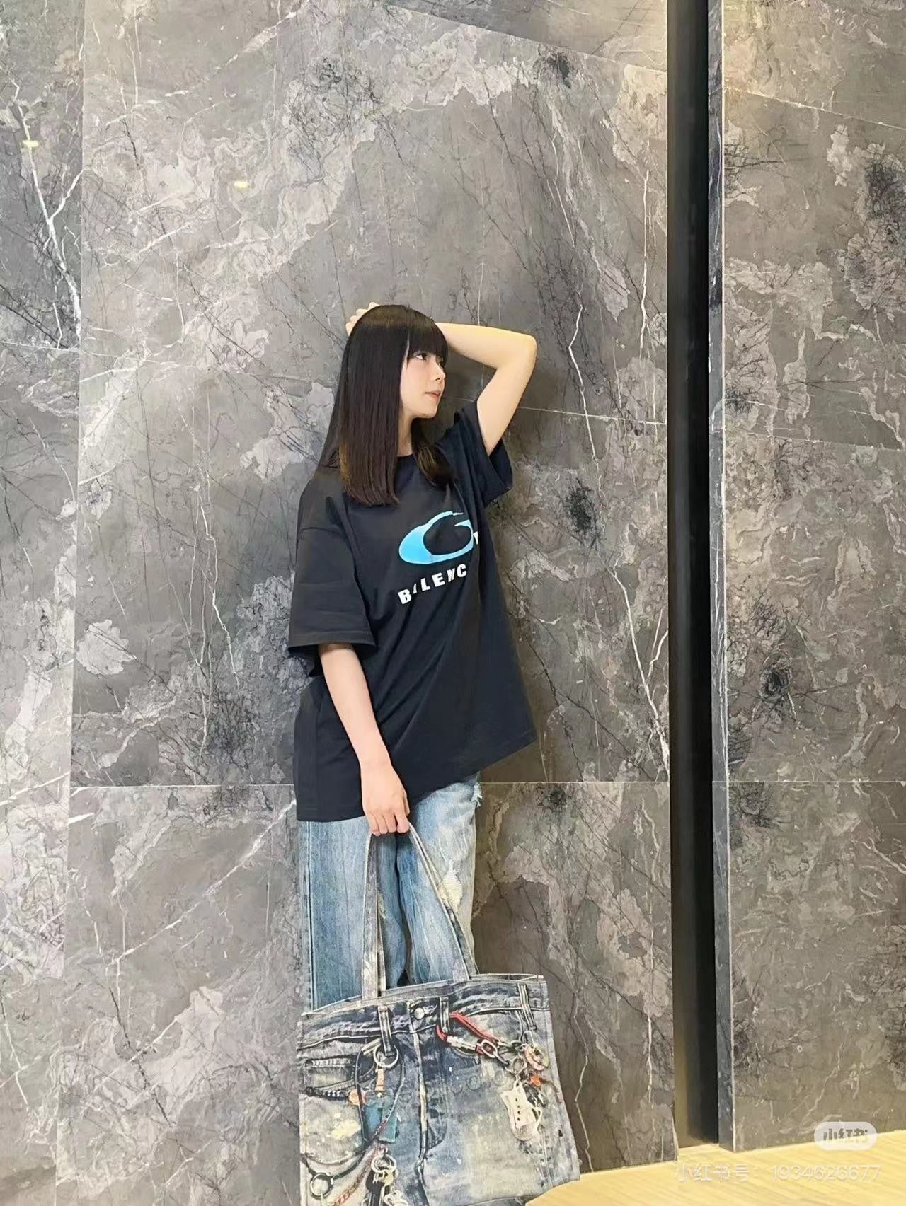 LuxluxHouse Best Quality Clothes Balenciaga T-shirt