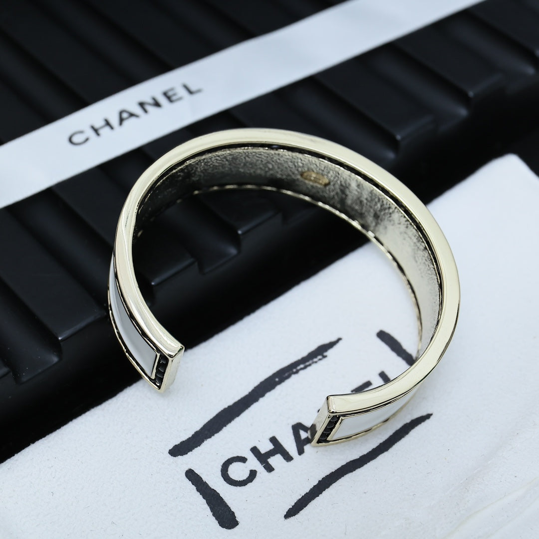LuxluxHouse Best Quality Accessories Bracelet Bracelet Earrings Chanel Earrings