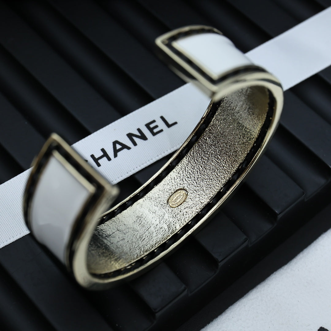LuxluxHouse Best Quality Accessories Bracelet Bracelet Earrings Chanel Earrings