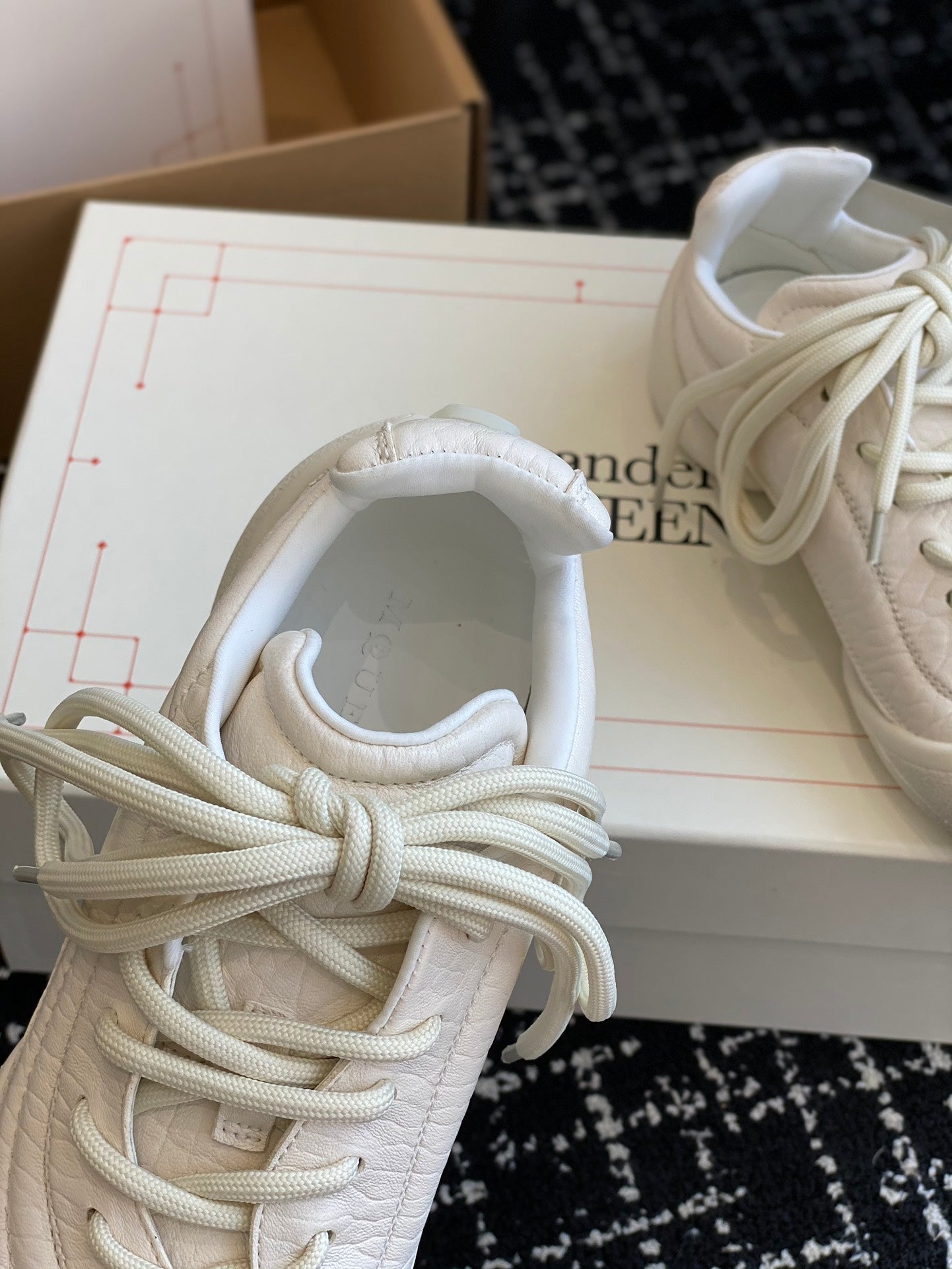 LuxluxHouse Best Quality Shoes Alexander McQueen