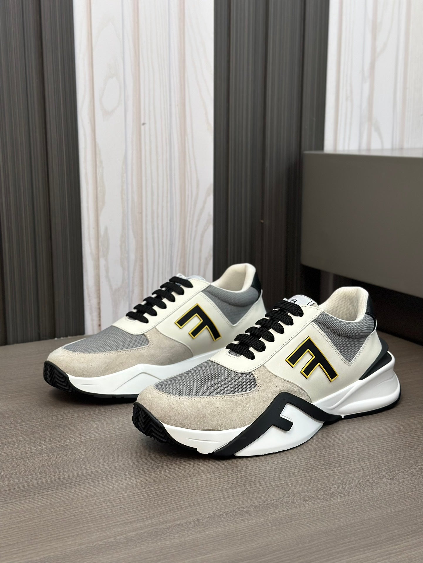 LuxluxHouse Best Quality Shoes Fendi