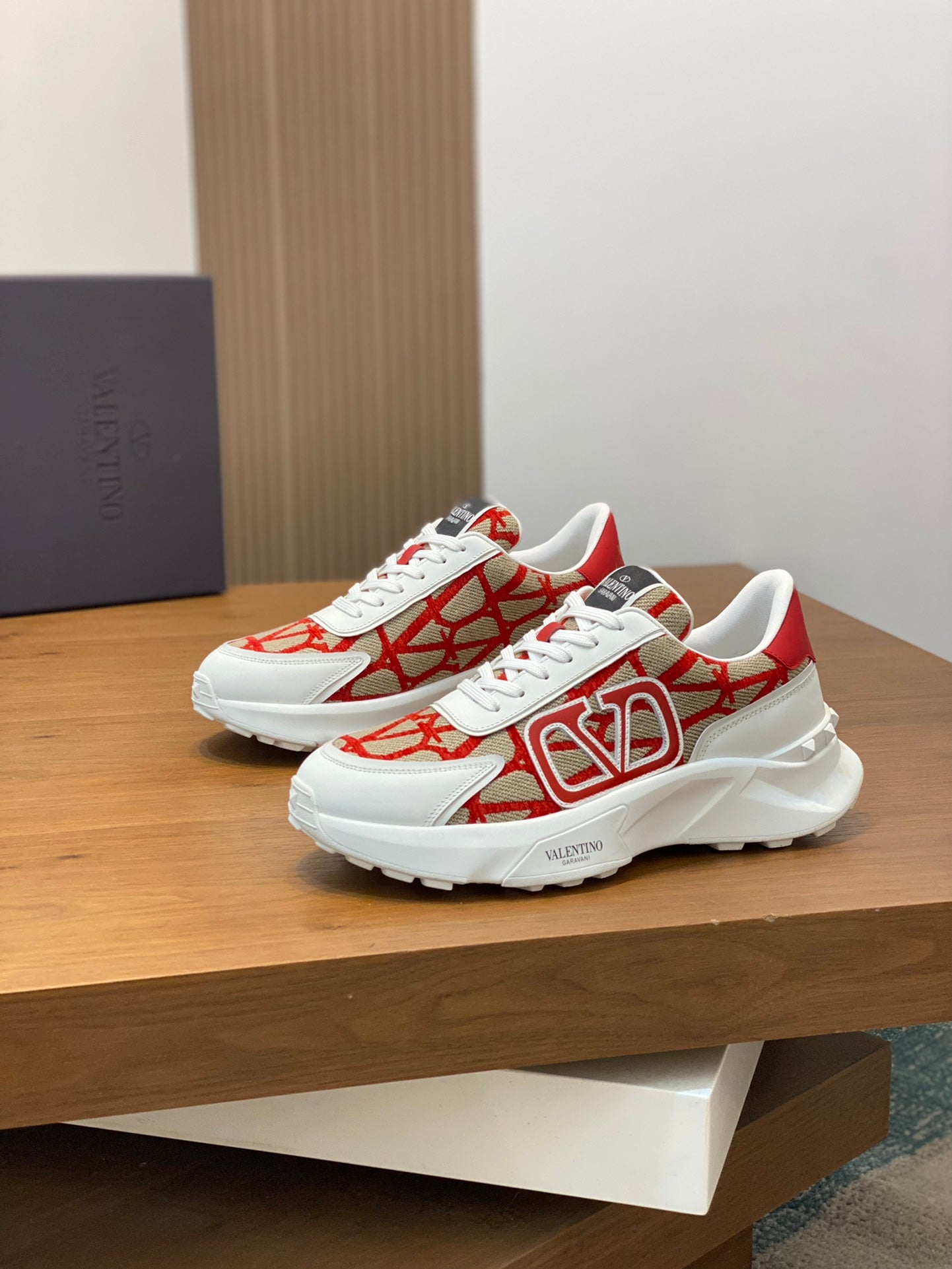 LuxluxHouse Best Quality Shoes Valentino