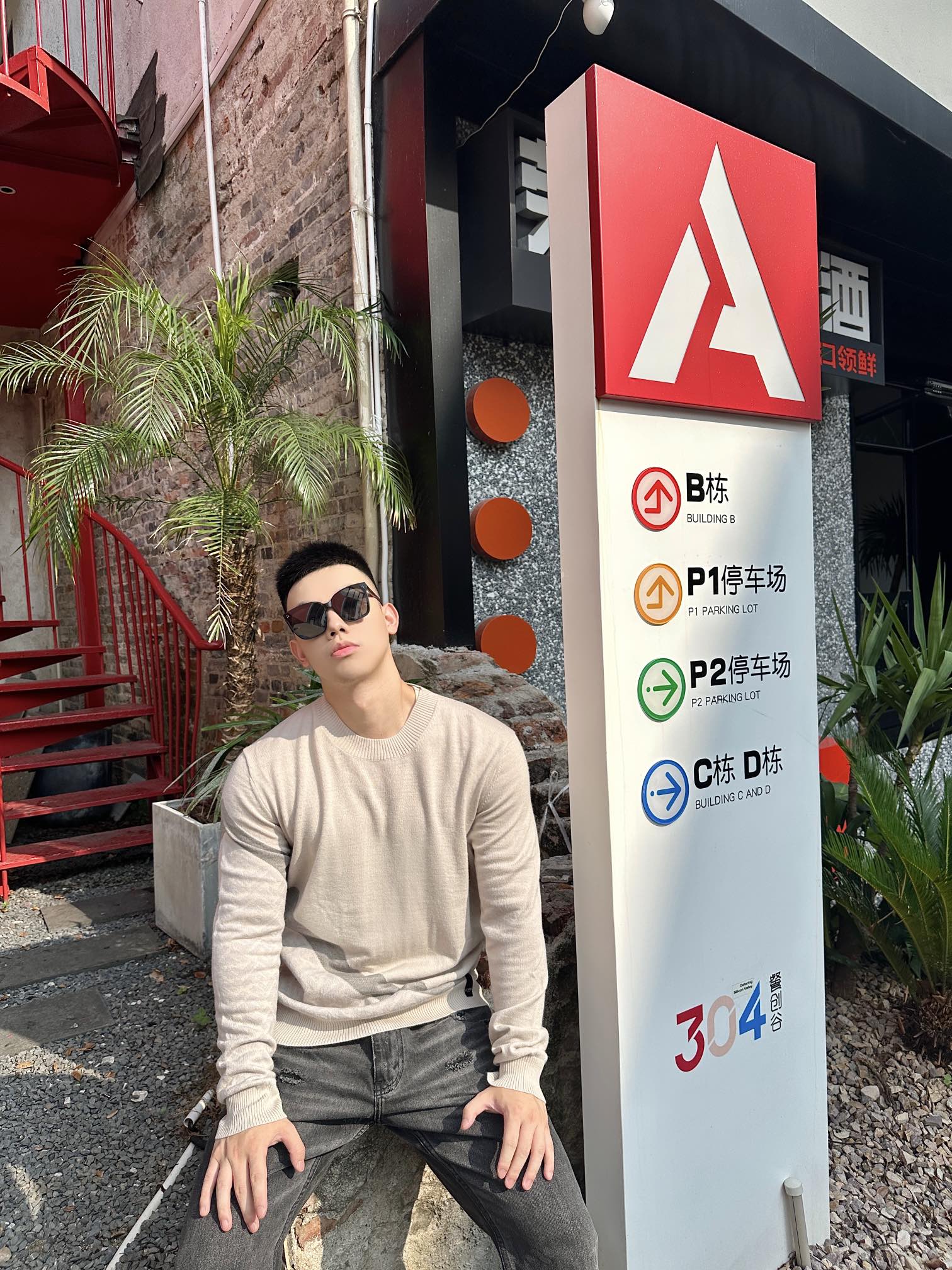 LuxluxHouse Best Quality Clothes Fendi Hoodie & Sweater