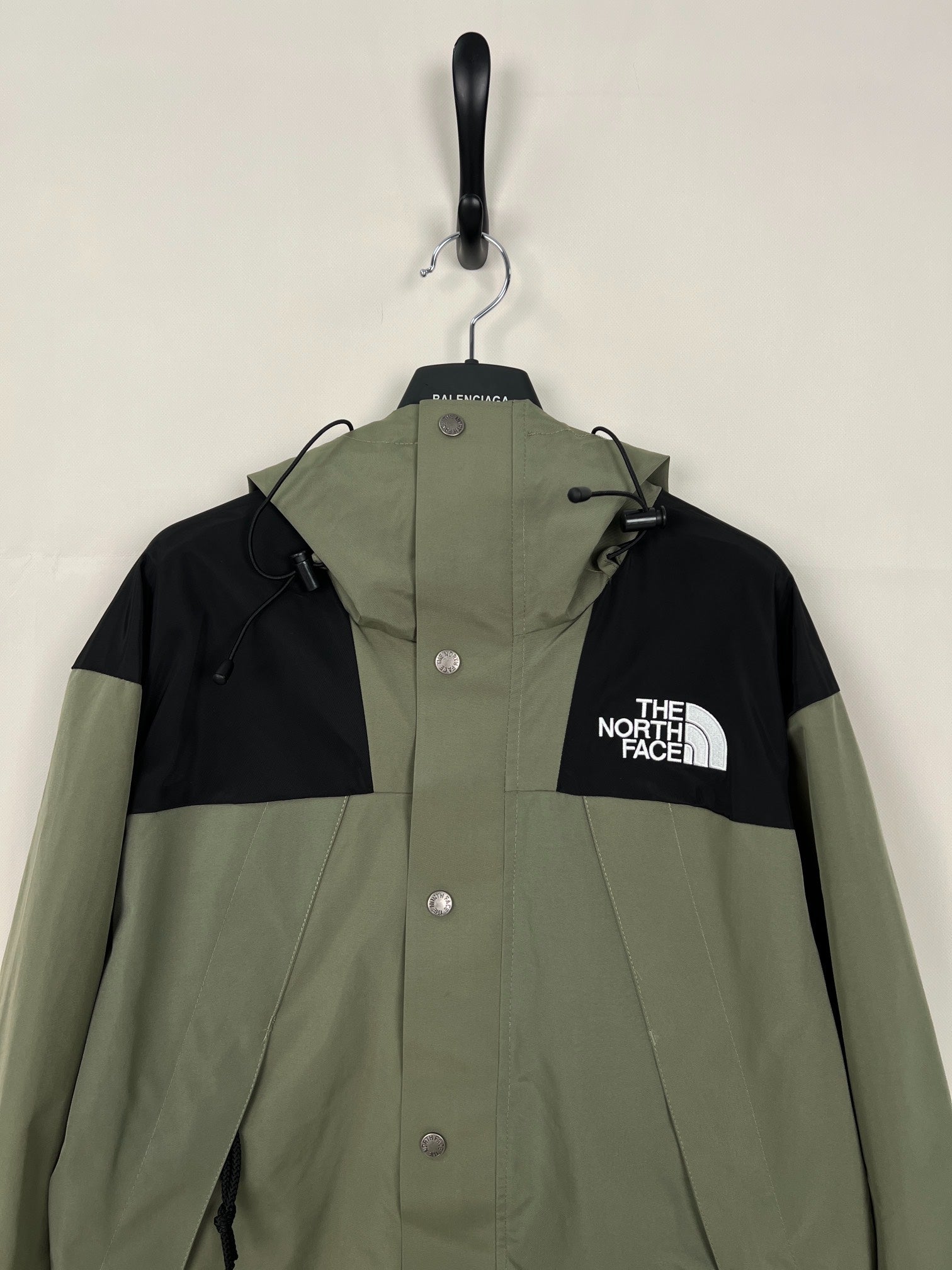 LuxluxHouse Best Quality Clothes The North Face & MLB Coats & Jackets