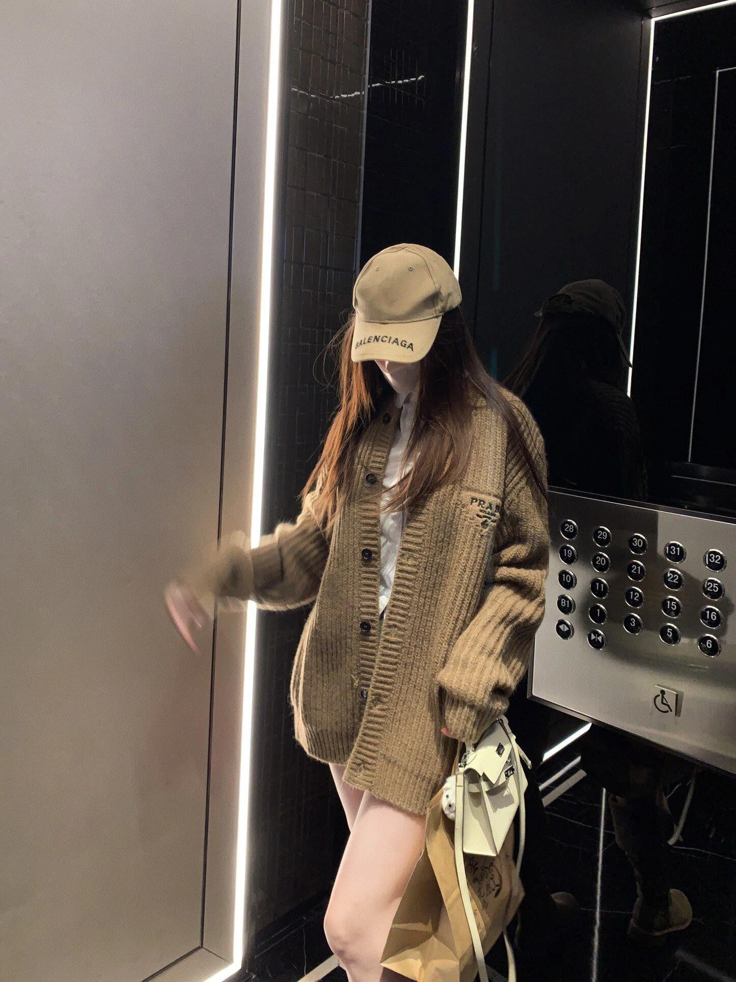 LuxluxHouse Best Quality Clothes Hoodie & Sweater Prada