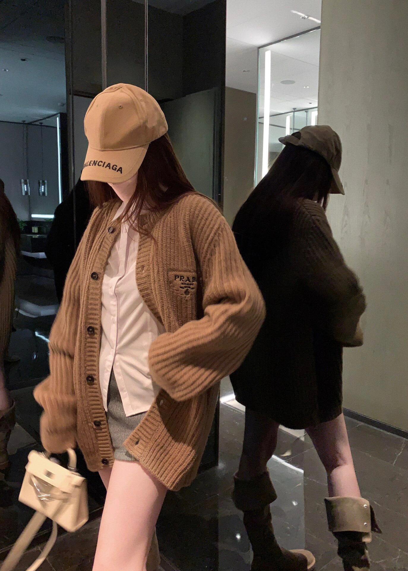 LuxluxHouse Best Quality Clothes Hoodie & Sweater Prada