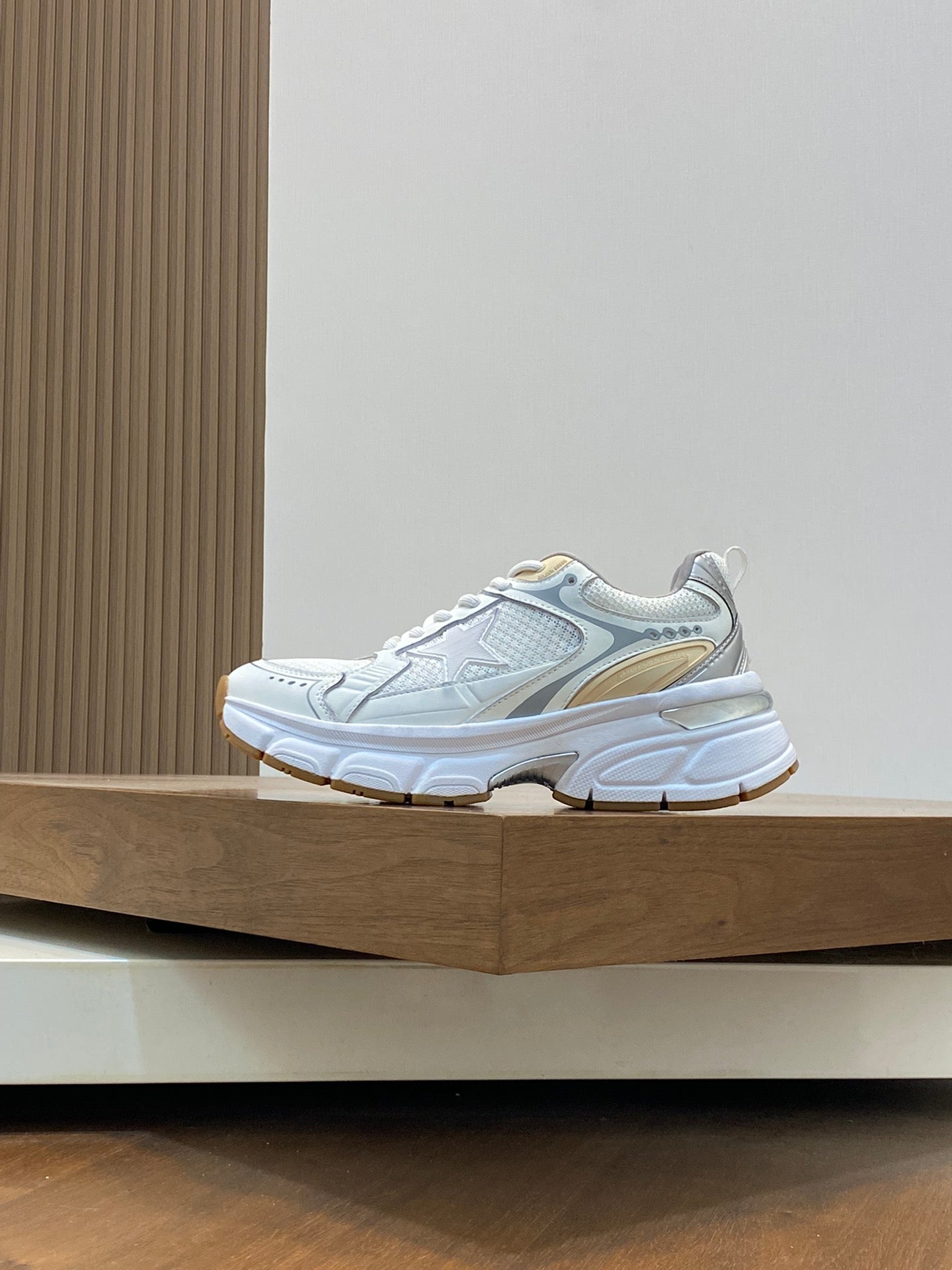 LuxluxHouse Best Quality Shoes Golden Goose