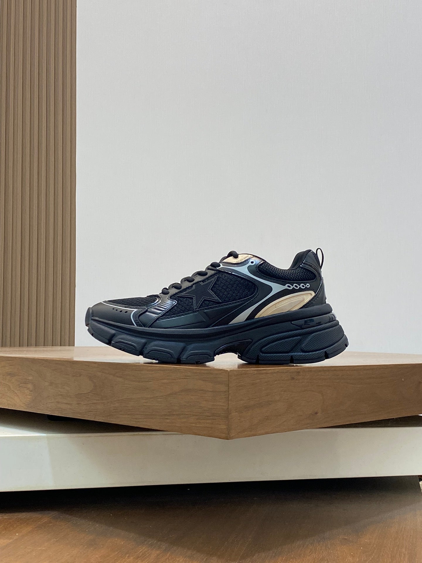 LuxluxHouse Best Quality Shoes Golden Goose