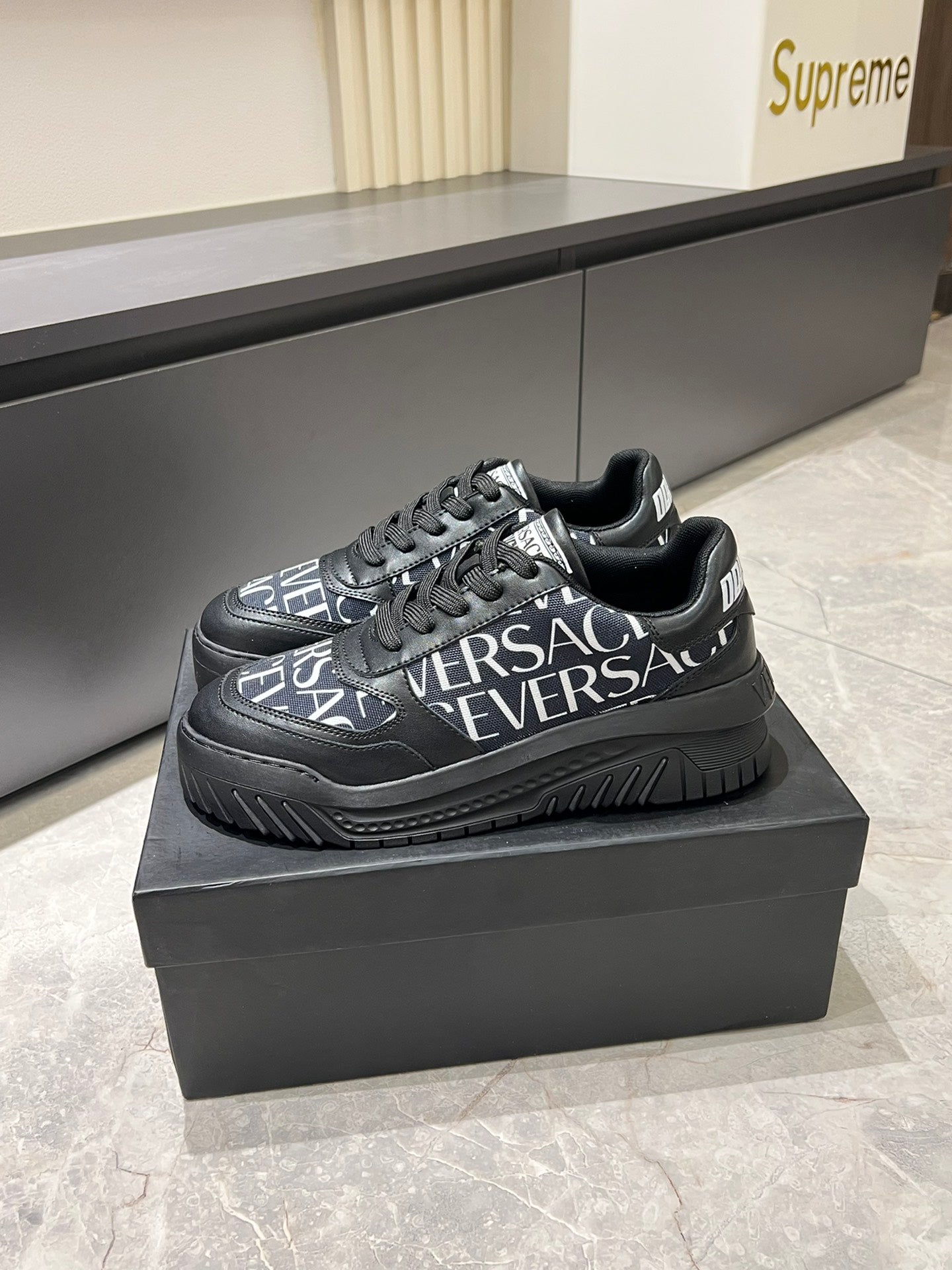LuxluxHouse Best Quality Shoes Versace
