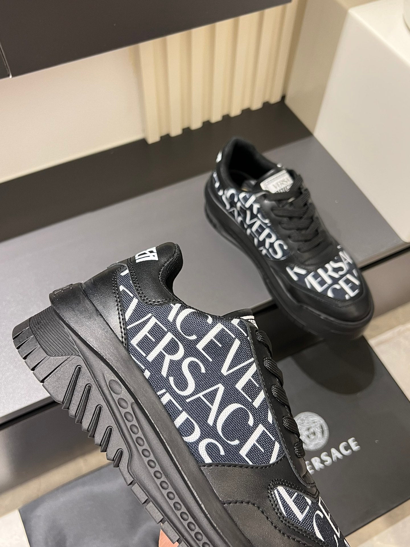 LuxluxHouse Best Quality Shoes Versace