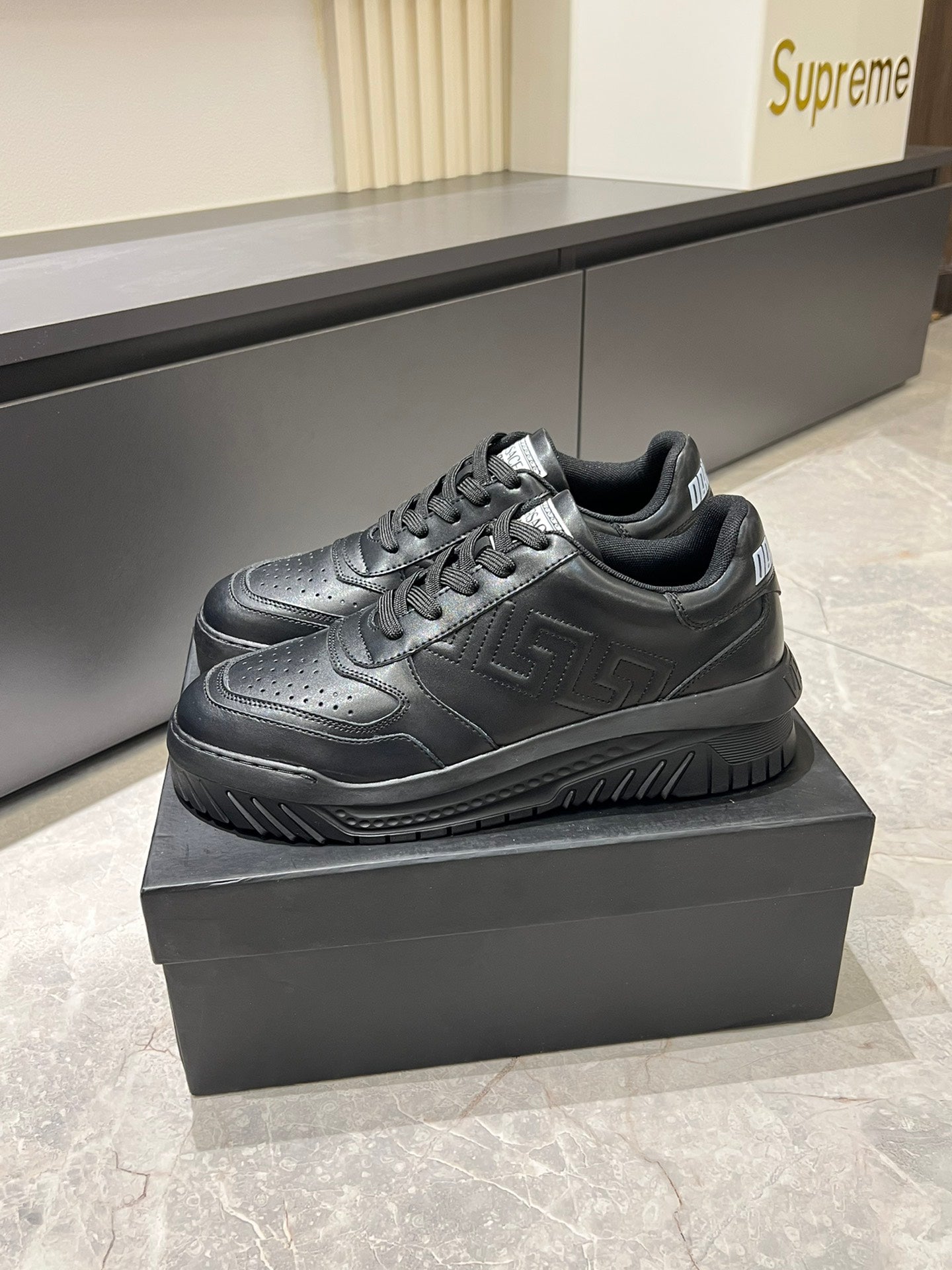 LuxluxHouse Best Quality Shoes Versace