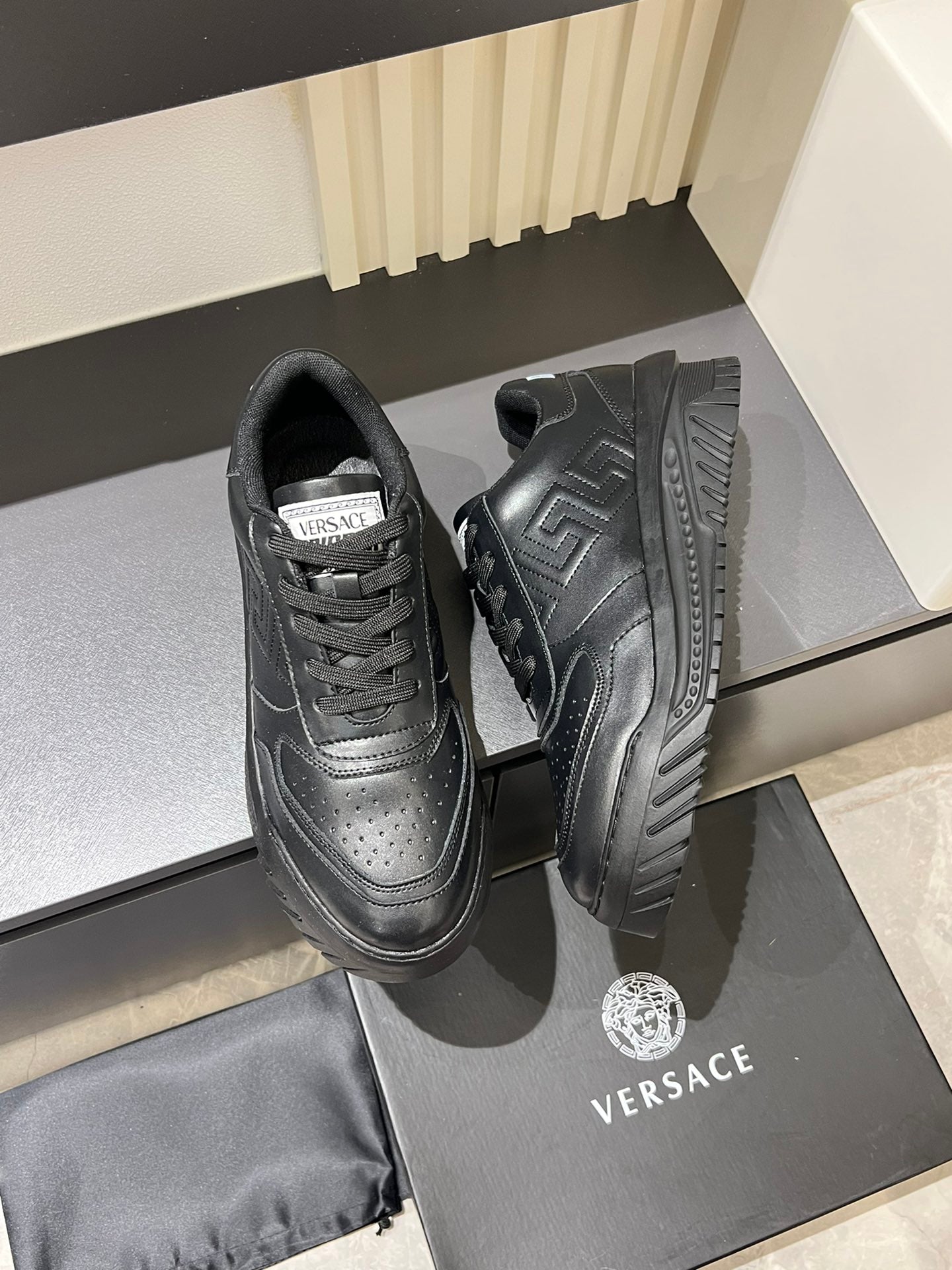 LuxluxHouse Best Quality Shoes Versace