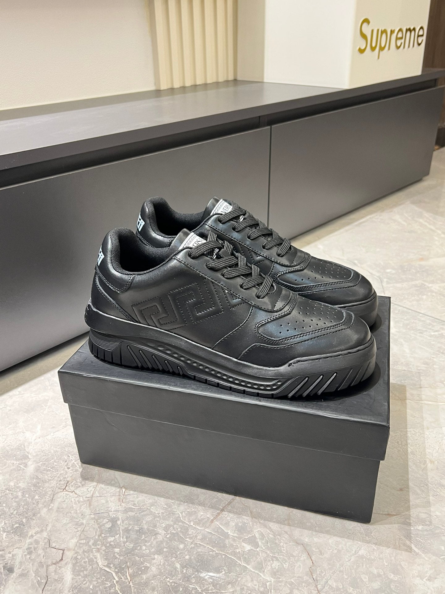 LuxluxHouse Best Quality Shoes Versace