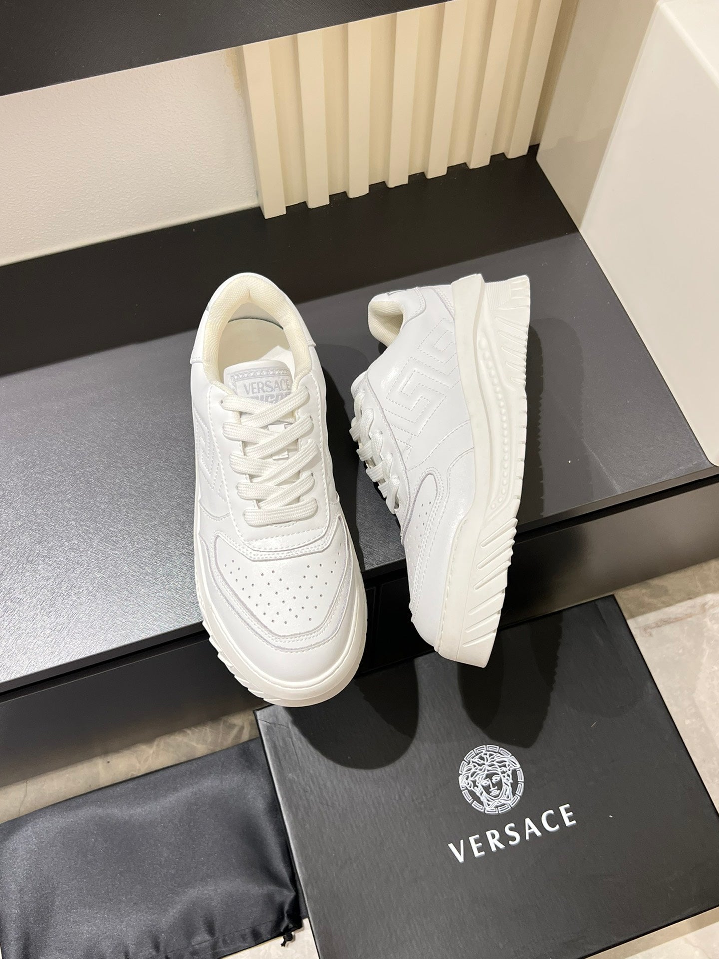 LuxluxHouse Best Quality Shoes Versace