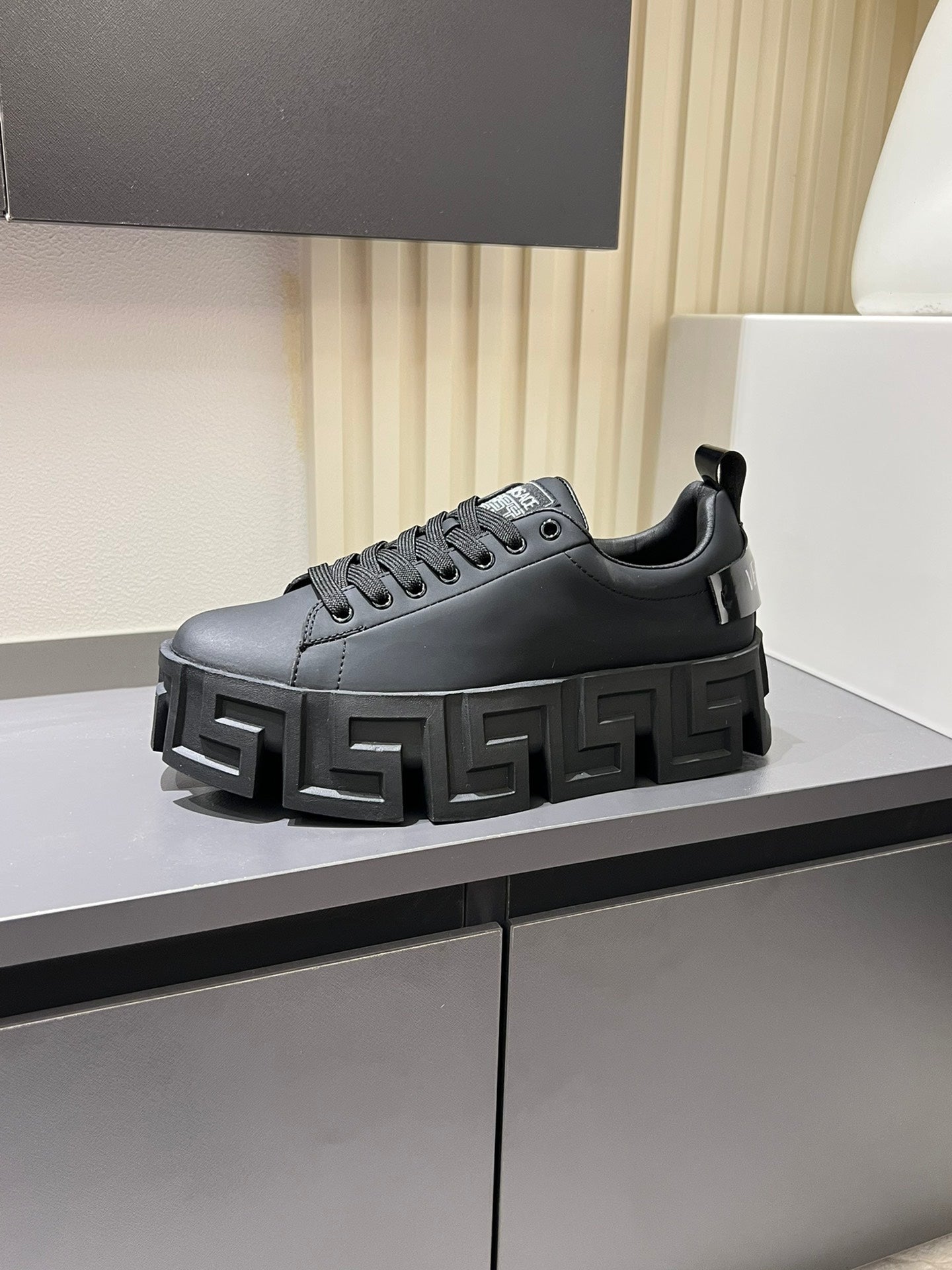 LuxluxHouse Best Quality Shoes Versace