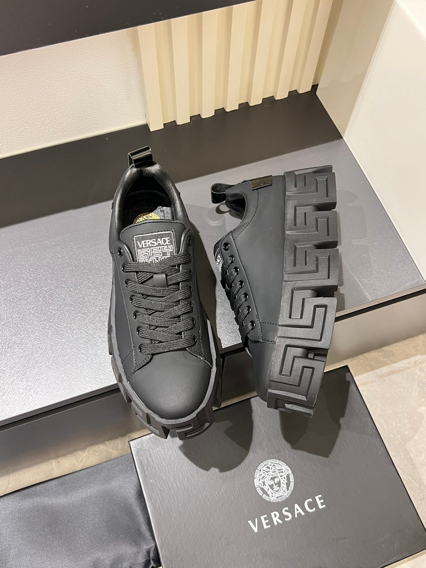 LuxluxHouse Best Quality Shoes Versace
